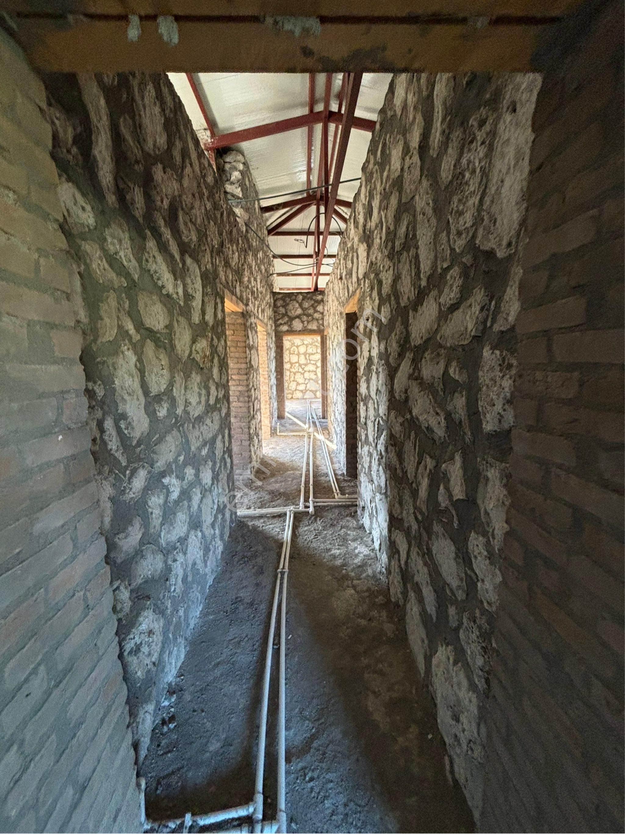 Demirciköyde Satılık 2+1 Taş Ev Elektrik Su Var - Görsel 14