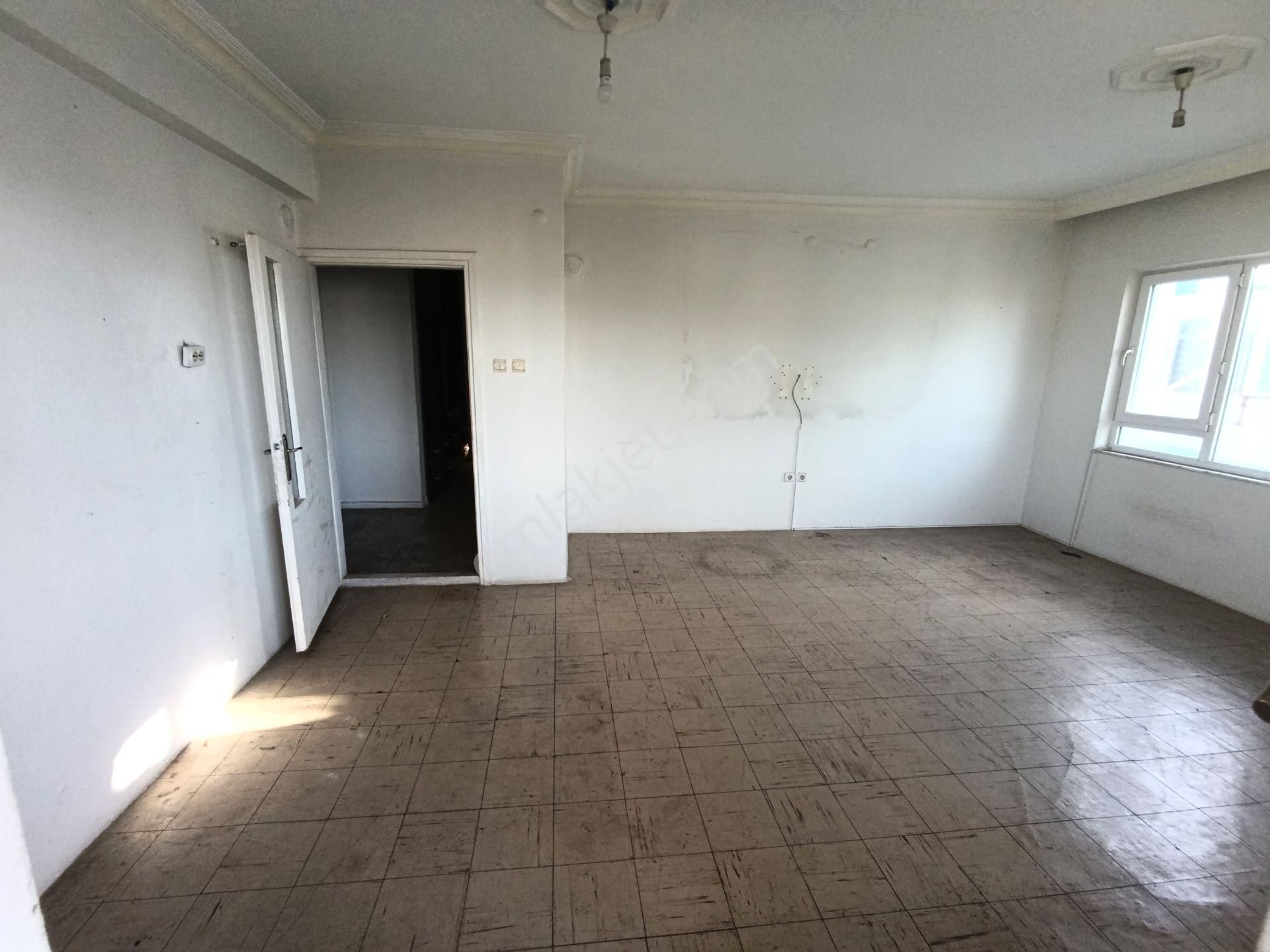 Mevlana Kavşağında 75.yıl Lisesi Ve Büyükşehir Belediyesi Yakını Kiralık Daire - Görsel 5