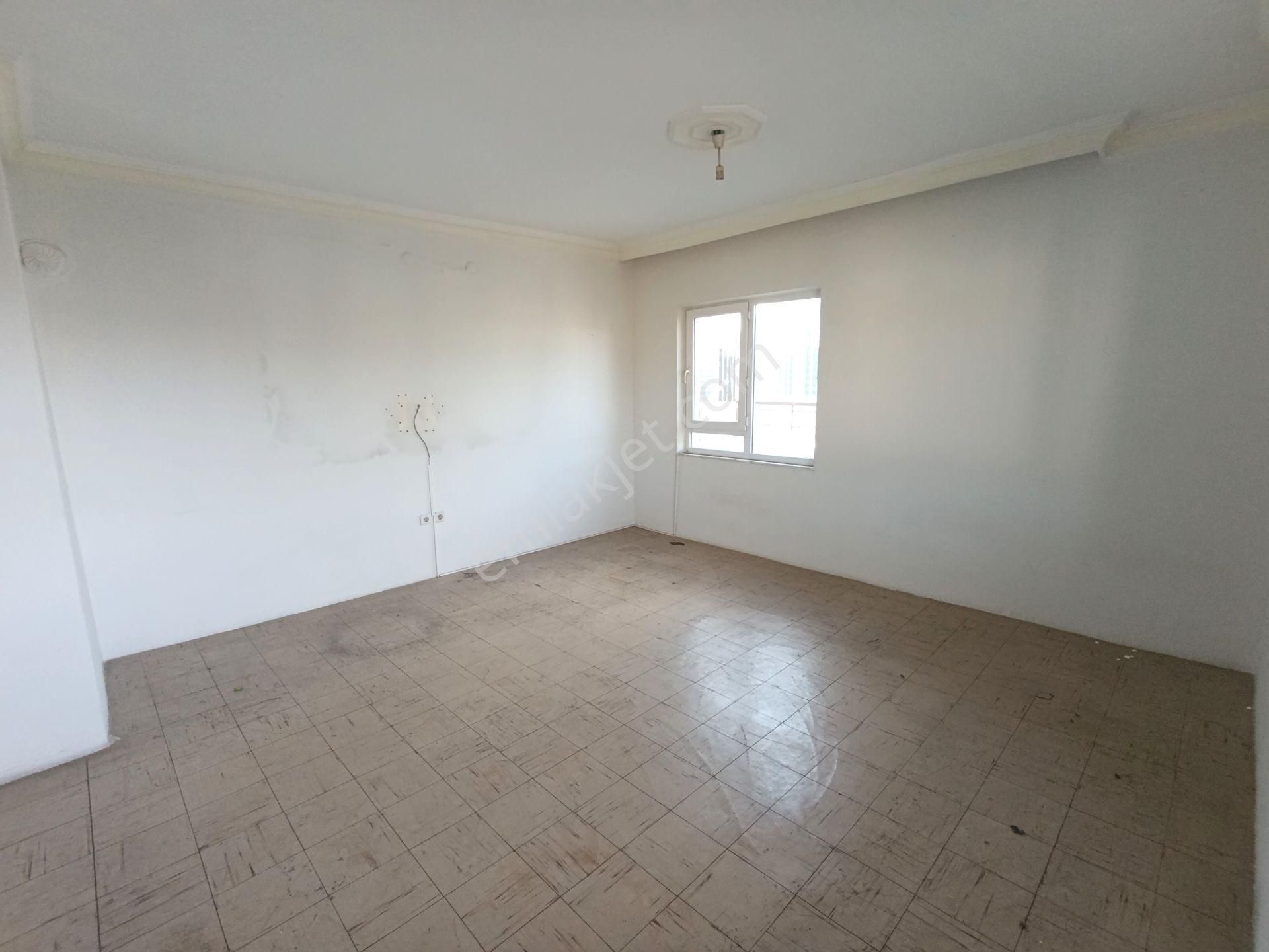 Mevlana Kavşağında 75.yıl Lisesi Ve Büyükşehir Belediyesi Yakını Kiralık Daire - Görsel 4