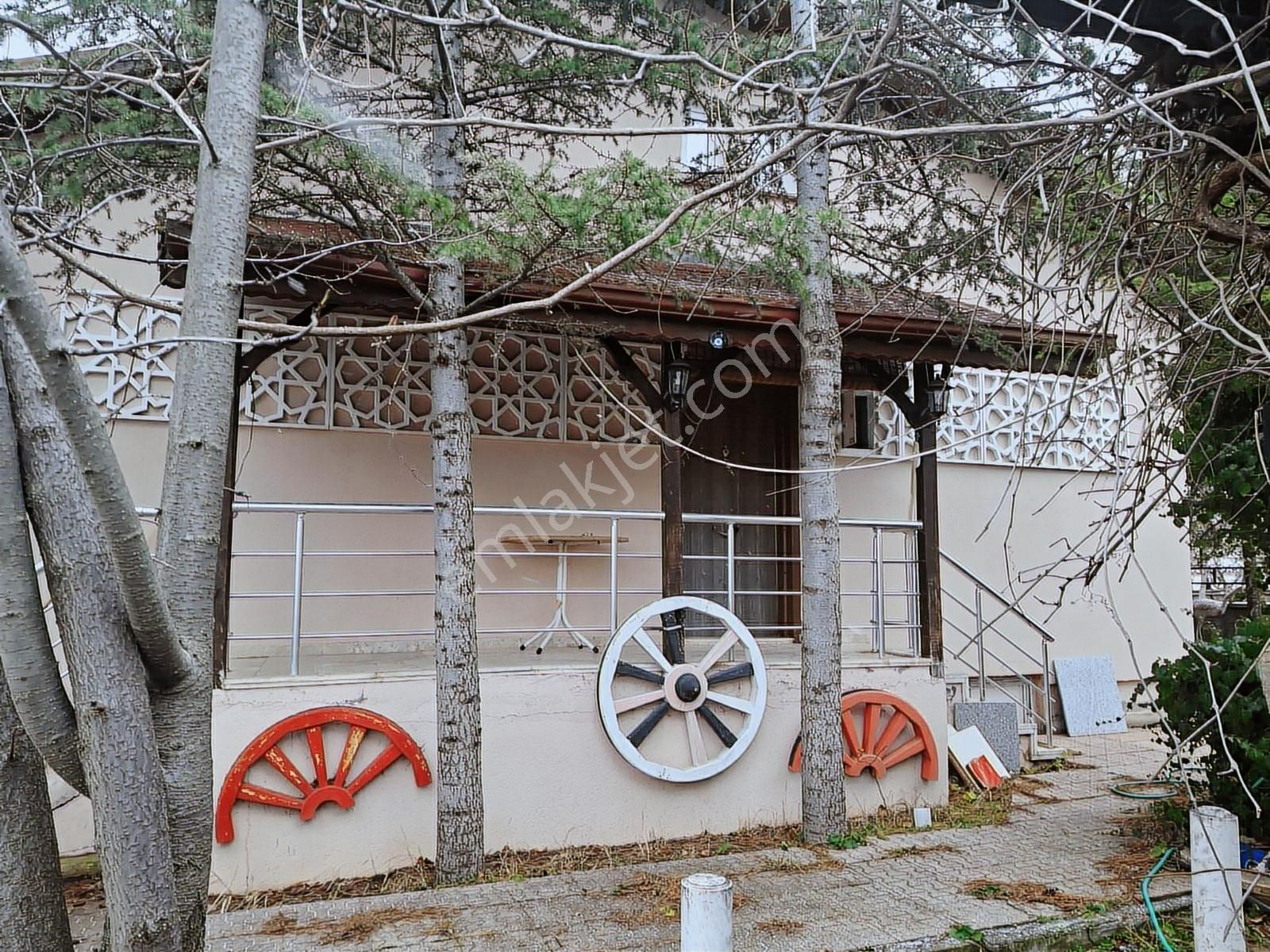 Keçikapı (pınarbaşı)mahallesinde Satılık Bahçeli Ev