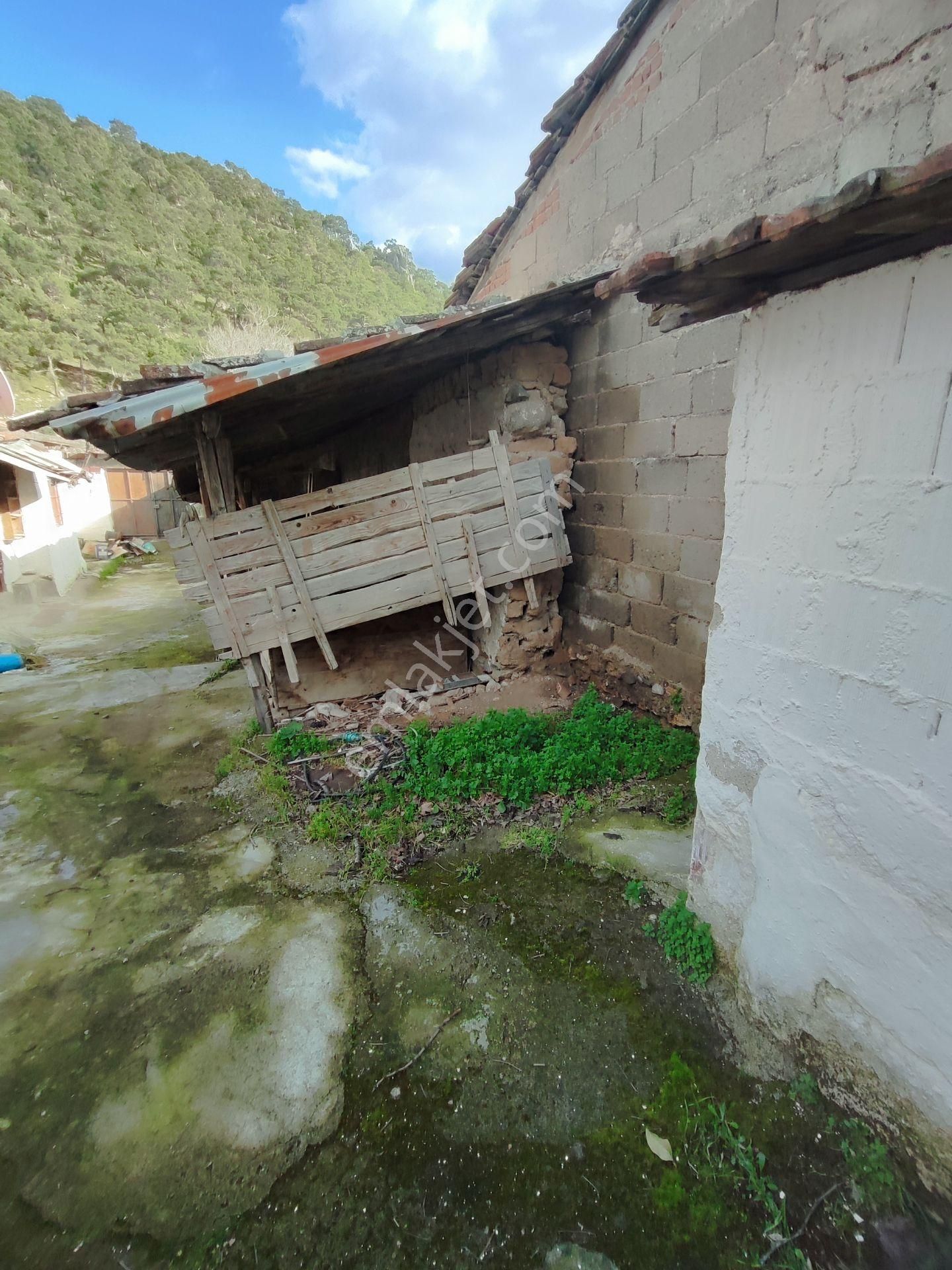 Kardeşten Havran Büyükdere'de Bahçeli Avlulu 2+1 Müstakil Köy Evi - Görsel 21