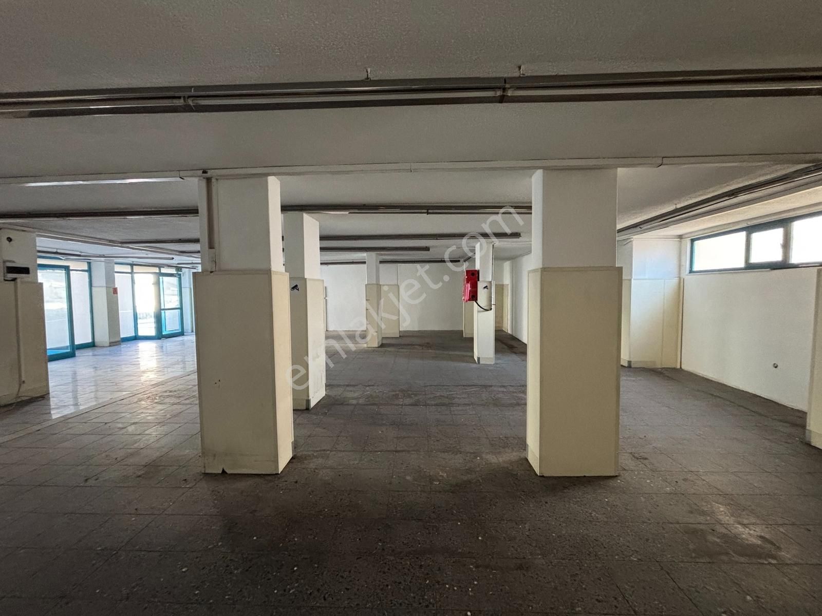 Gıda Çarşısı Yakını Asansörlü Cadde Üzeri 2 Katlı Dükkan - Görsel 7