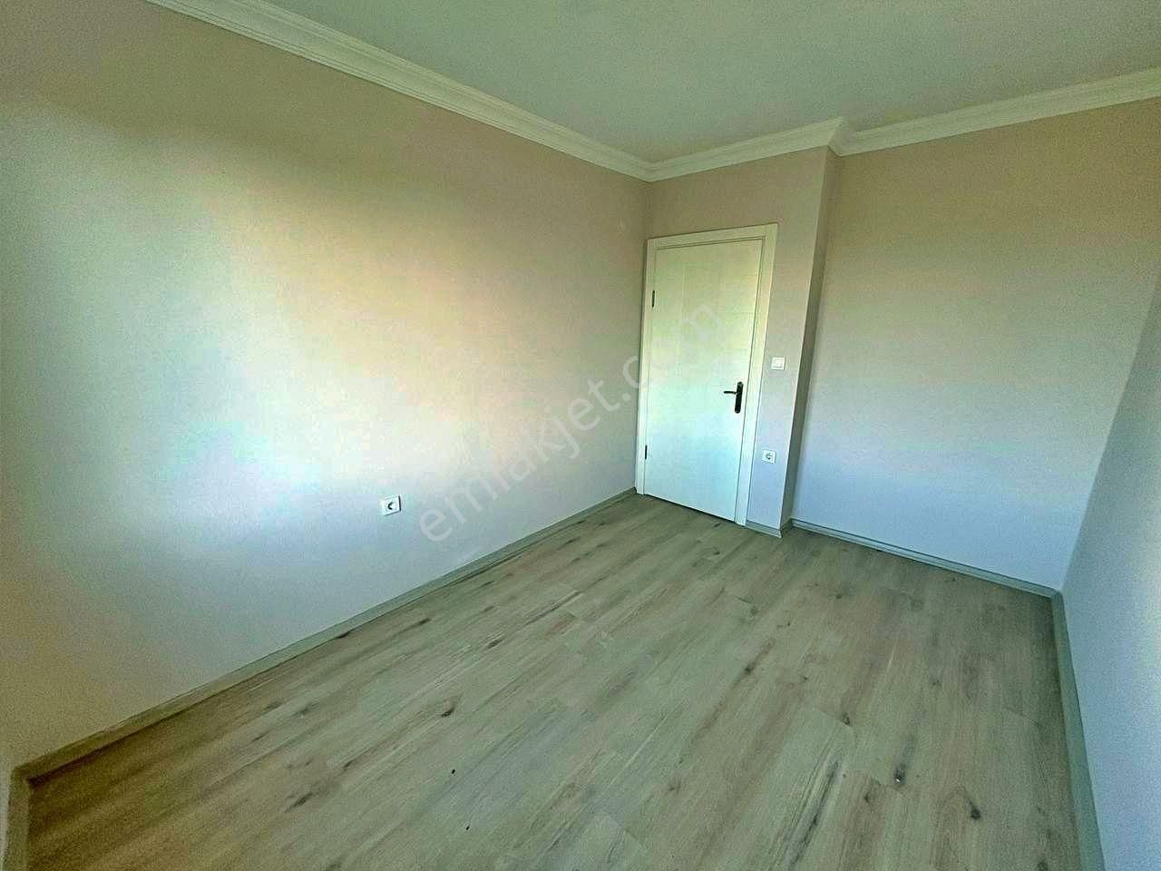 Uytundan Burhaniye Örende Bahçeli Geniş Teraslı 4+1 Villa - Görsel 28