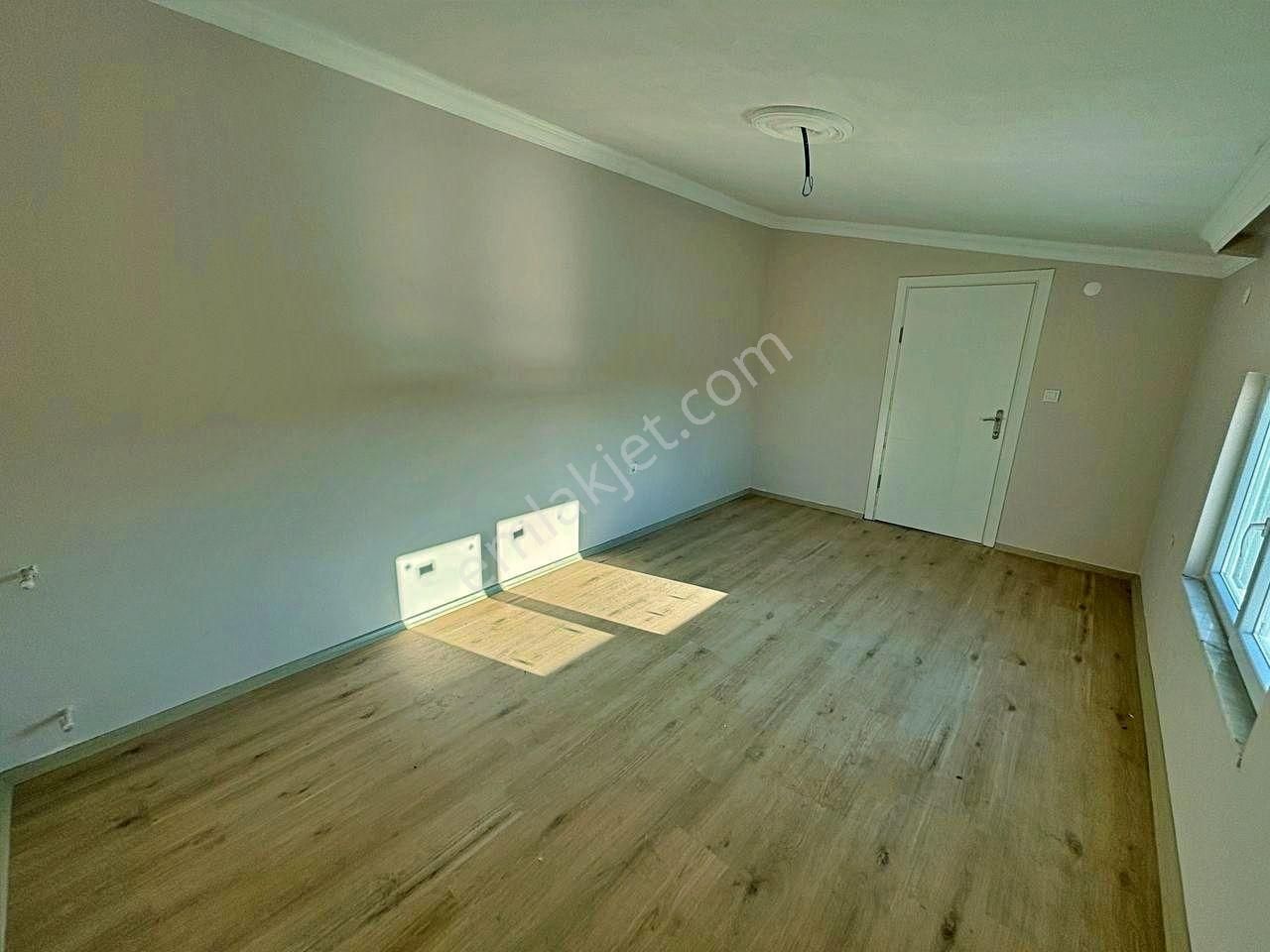 Uytundan Burhaniye Örende Bahçeli Geniş Teraslı 4+1 Villa - Görsel 18