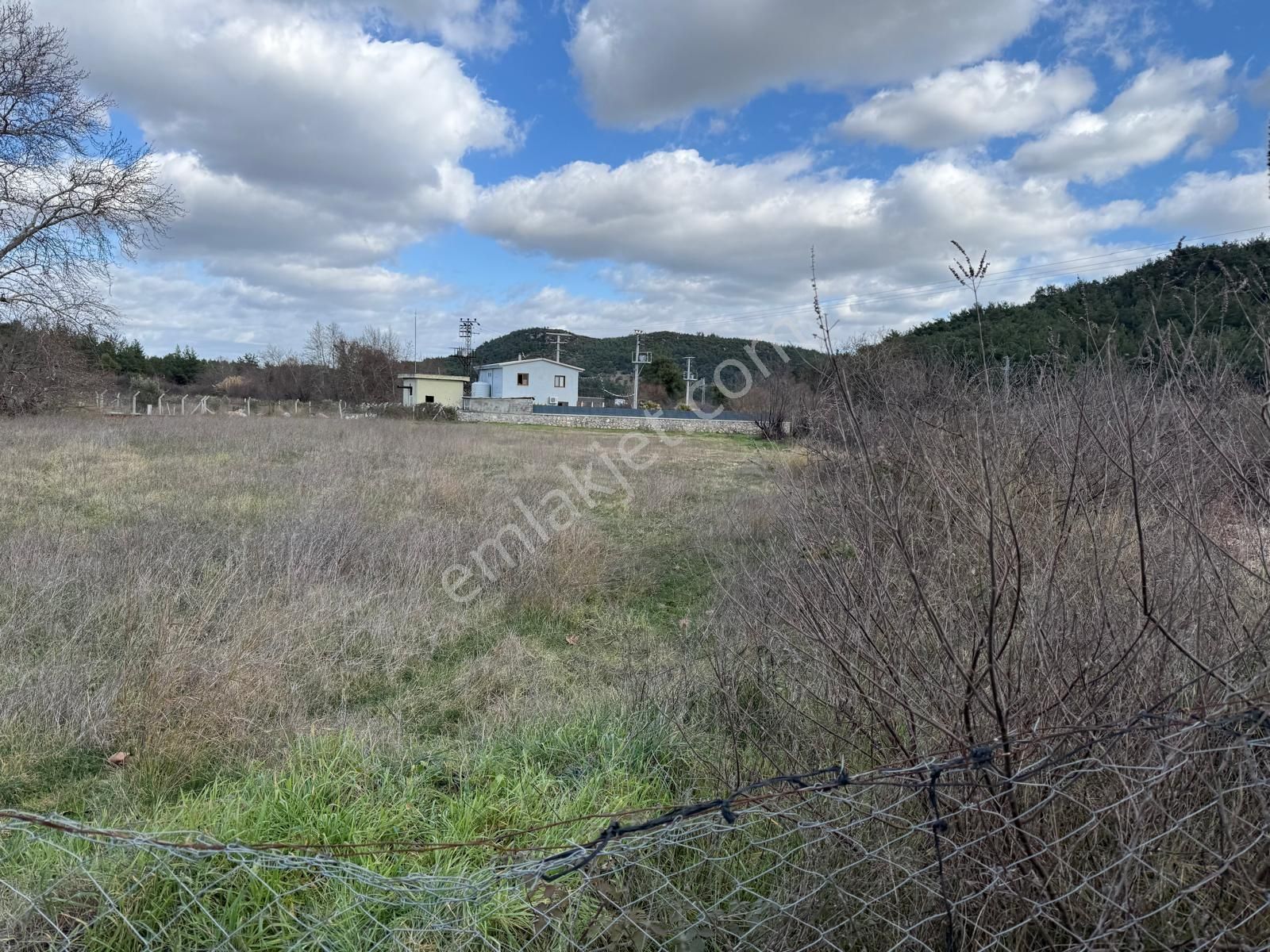 Emin'den Menderes Yeniköy Bahçecik Mevkii Yola Yakın Tarla - Görsel 5