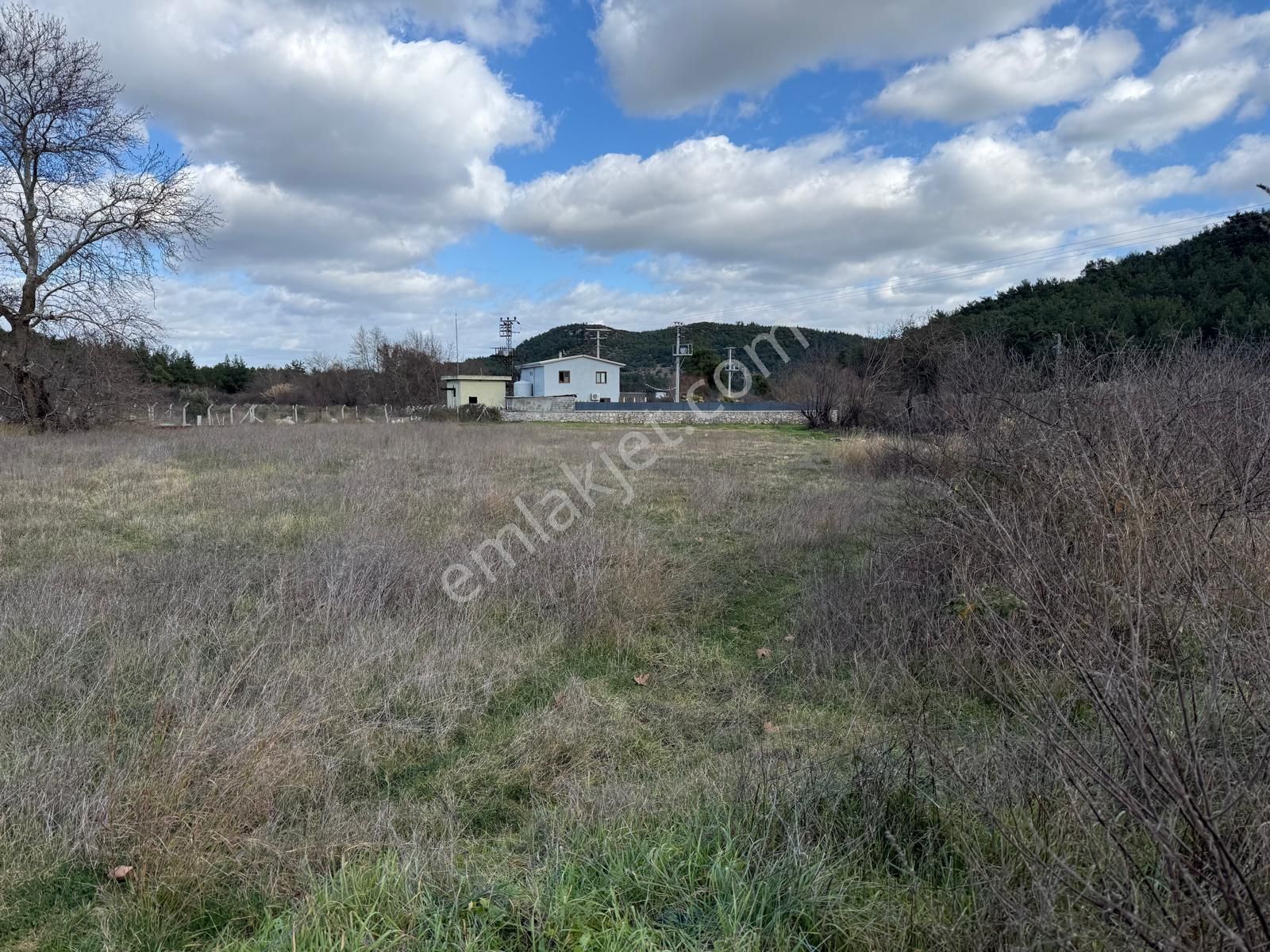 Emin'den Menderes Yeniköy Bahçecik Mevkii Yola Yakın Tarla - Görsel 25