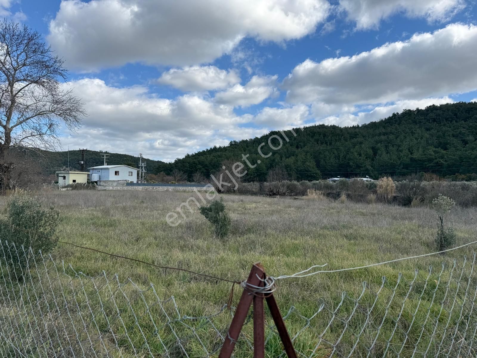 Emin'den Menderes Yeniköy Bahçecik Mevkii Yola Yakın Tarla - Görsel 28