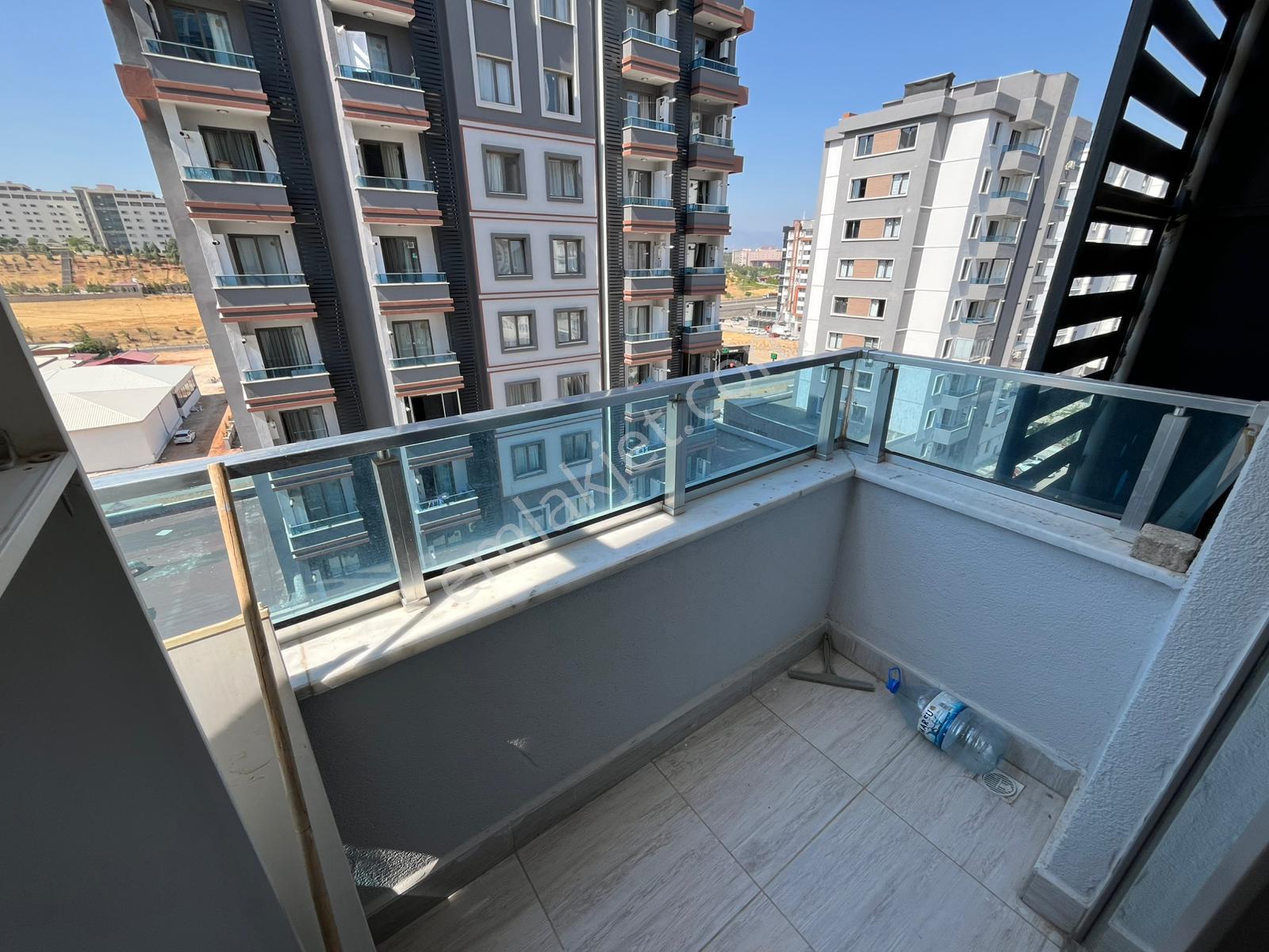 Amazondan Üniversite Civarı Eşyalı 1+1 Kiralık Fırsat Daire !!! - Görsel 7