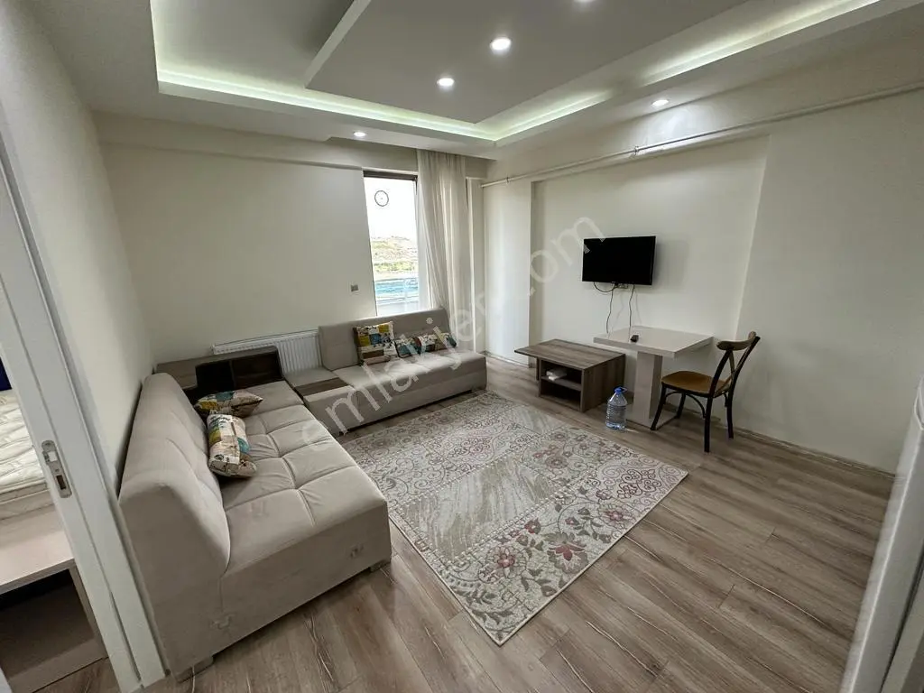 Amazondan Üniversite Civarı Eşyalı 1+1 Kiralık Fırsat Daire !!! - Görsel 3