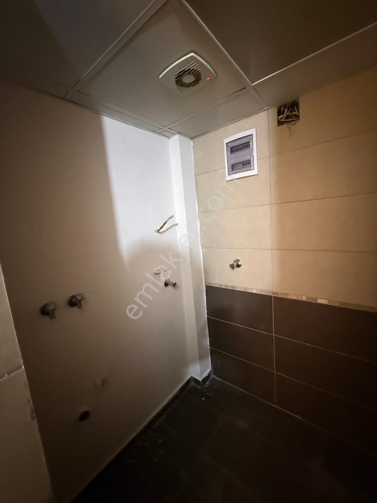 3ev Emlaktan Mavibulvar Metro Durağı Yanı 3+1 Kiralık Daire - Görsel 3
