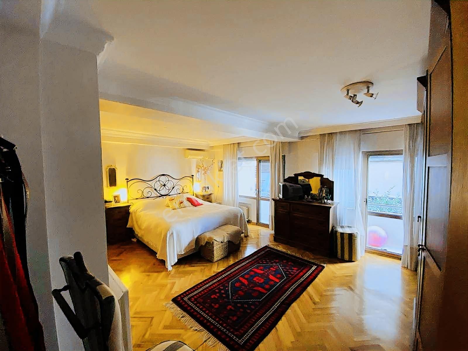 Bostanlı'da Villa Tadında Bahçeli Satılık 4+1 Dubleks - Görsel 2