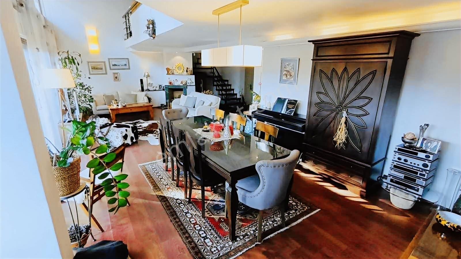 Bostanlı'da Villa Tadında Bahçeli Satılık 4+1 Dubleks - Görsel 3