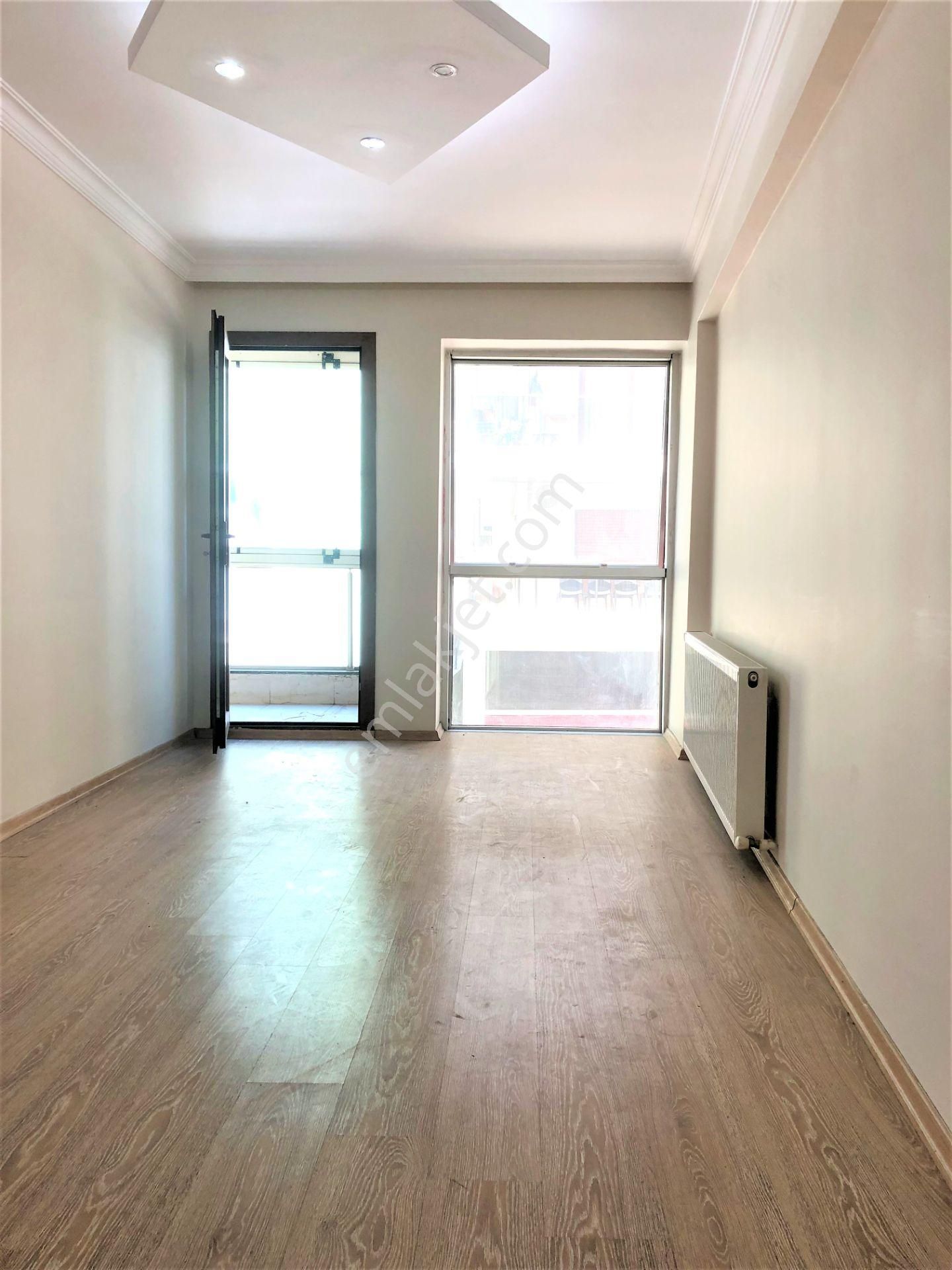 Karşıyaka Şemikler Merkez Balkonlu Genç Binada Kiralık 3+1 Daire - Görsel 21