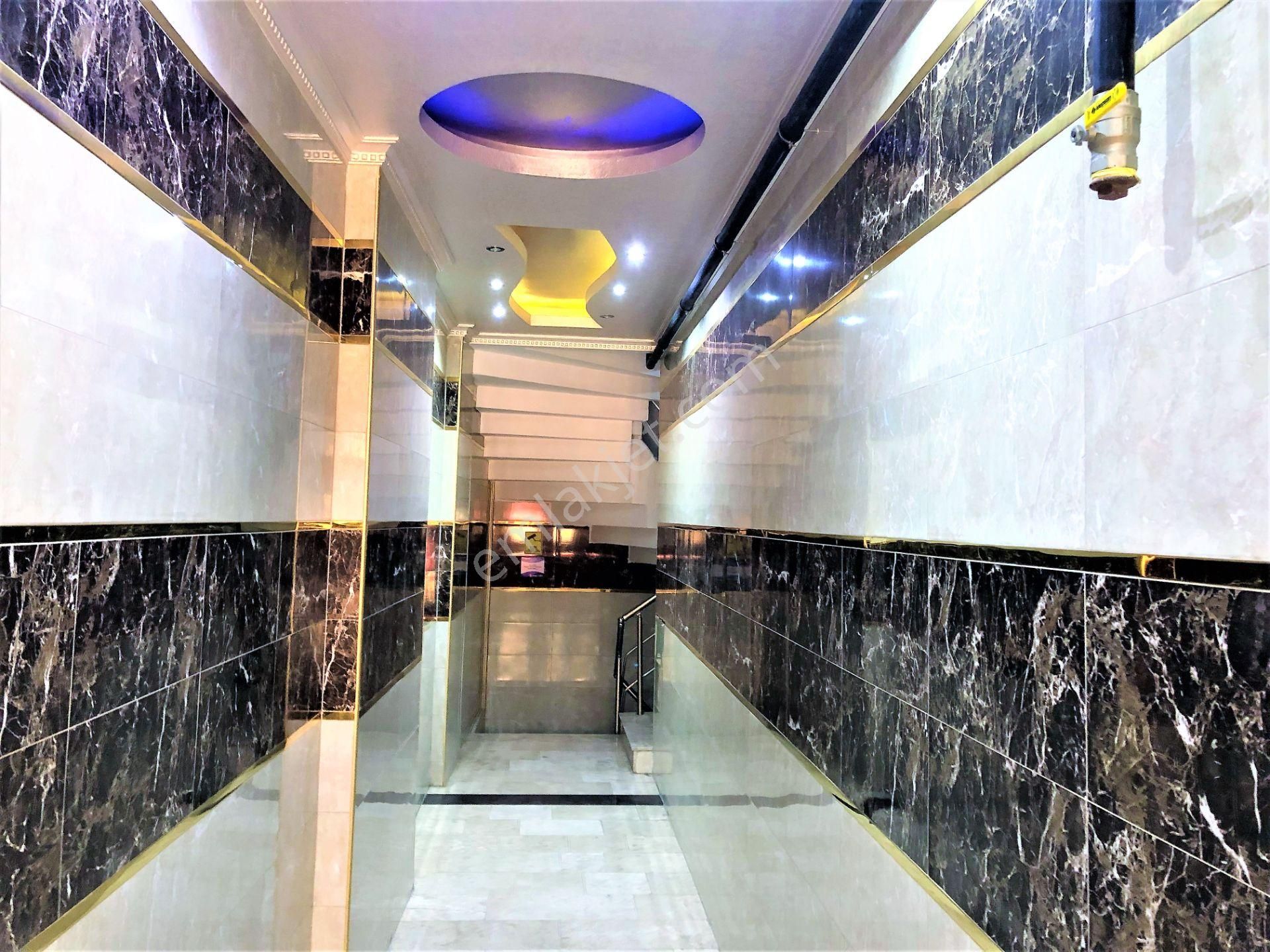 Karşıyaka Şemikler Merkez Balkonlu Genç Binada Kiralık 3+1 Daire - Görsel 5