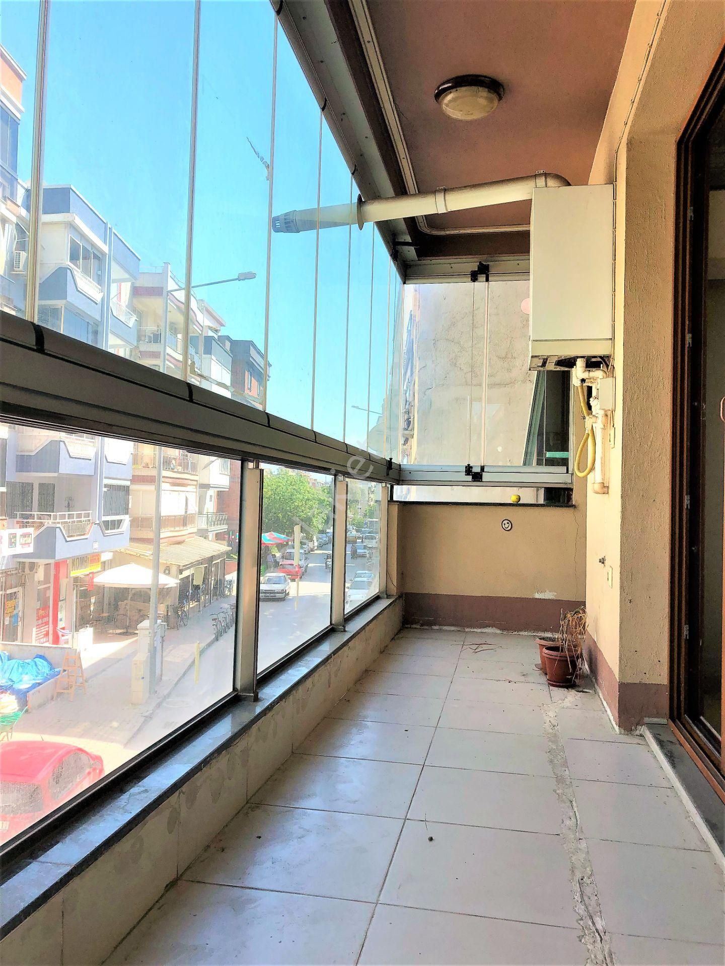 Karşıyaka Şemikler Merkez Balkonlu Genç Binada Kiralık 3+1 Daire - Görsel 12