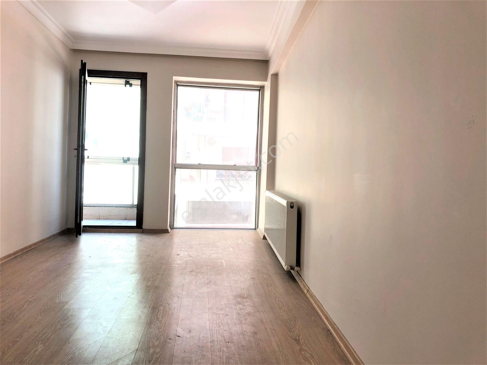 Karşıyaka Şemikler Merkez Balkonlu Genç Binada Kiralık 3+1 Daire - Görsel 19