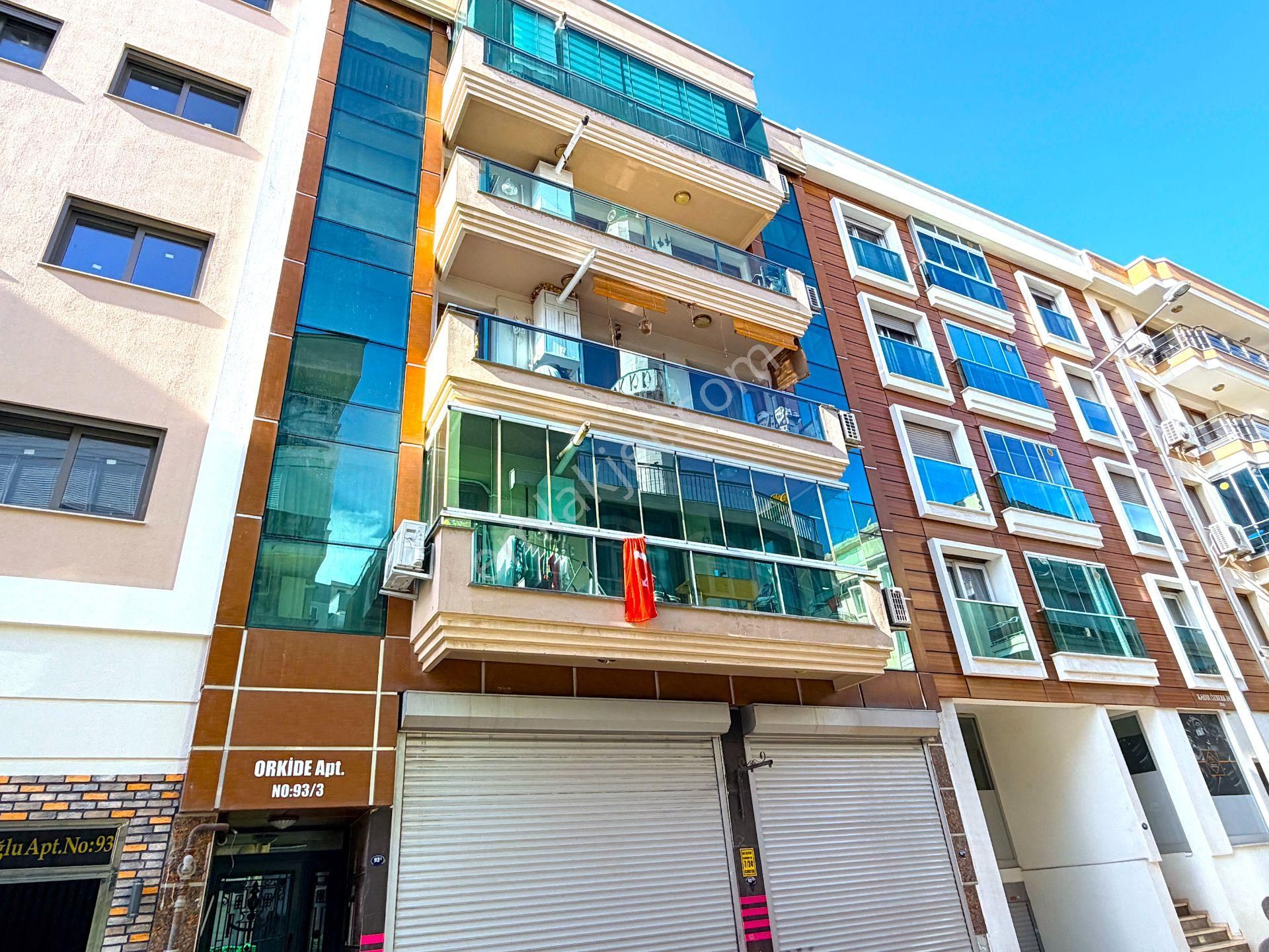 Karşıyaka Şemikler Merkez Balkonlu Genç Binada Kiralık 3+1 Daire - Görsel 2