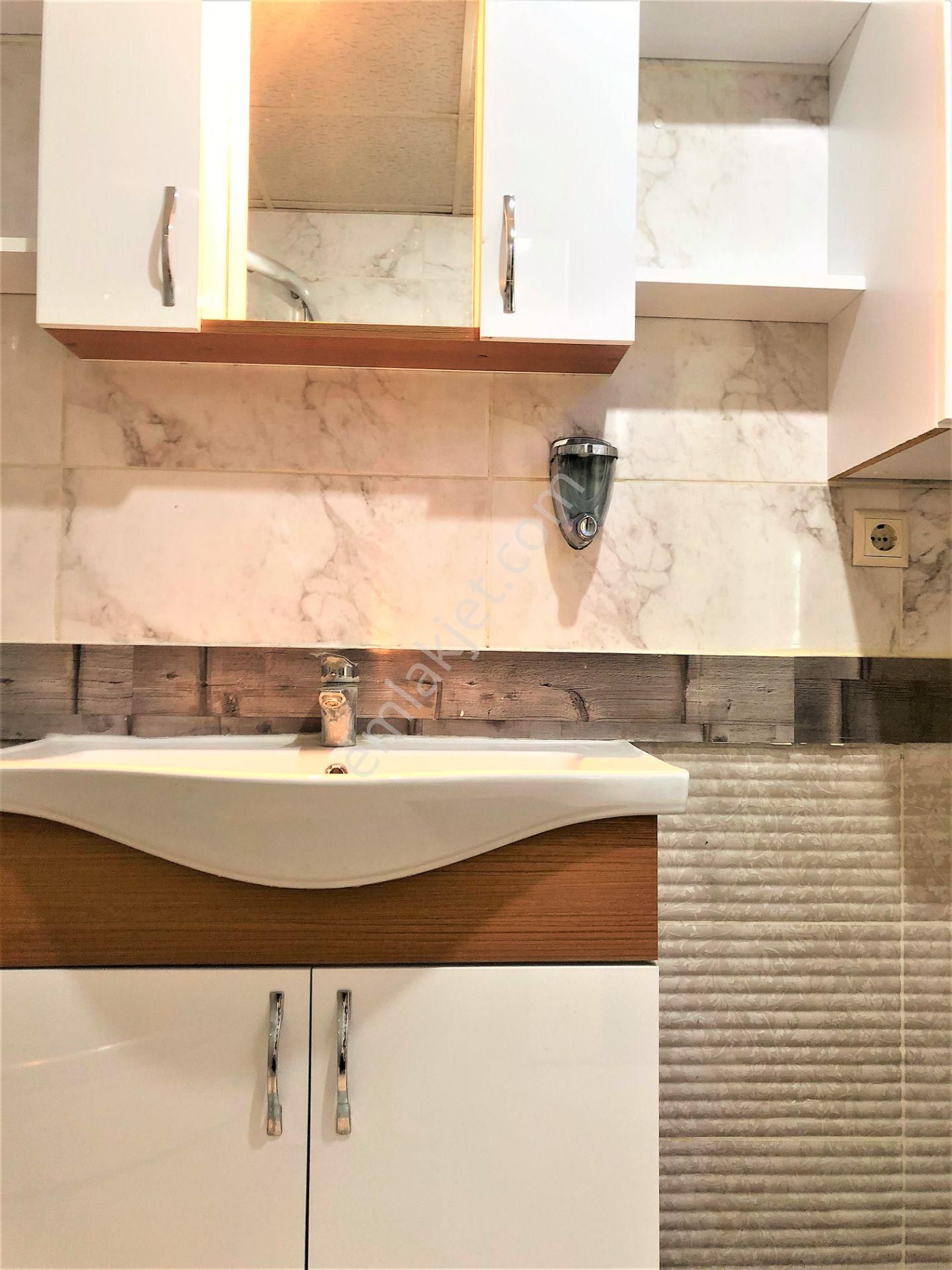 Karşıyaka Şemikler Merkez Balkonlu Genç Binada Kiralık 3+1 Daire - Görsel 24