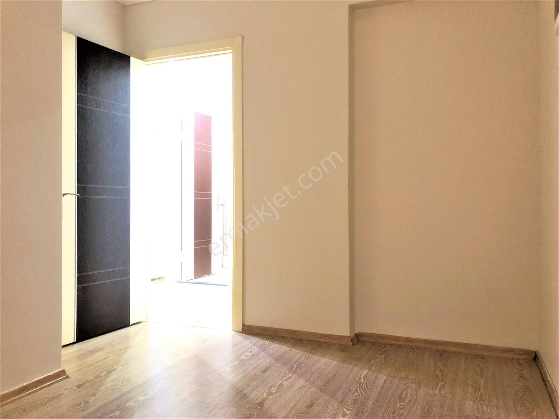 Karşıyaka Şemikler Merkez Balkonlu Genç Binada Kiralık 3+1 Daire - Görsel 26