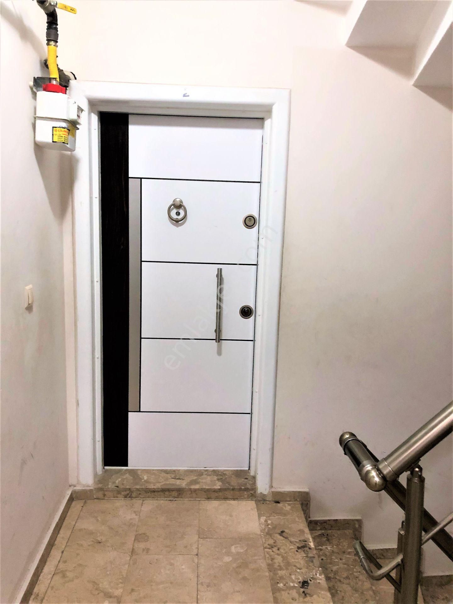 Karşıyaka Şemikler Merkez Balkonlu Genç Binada Kiralık 3+1 Daire - Görsel 31