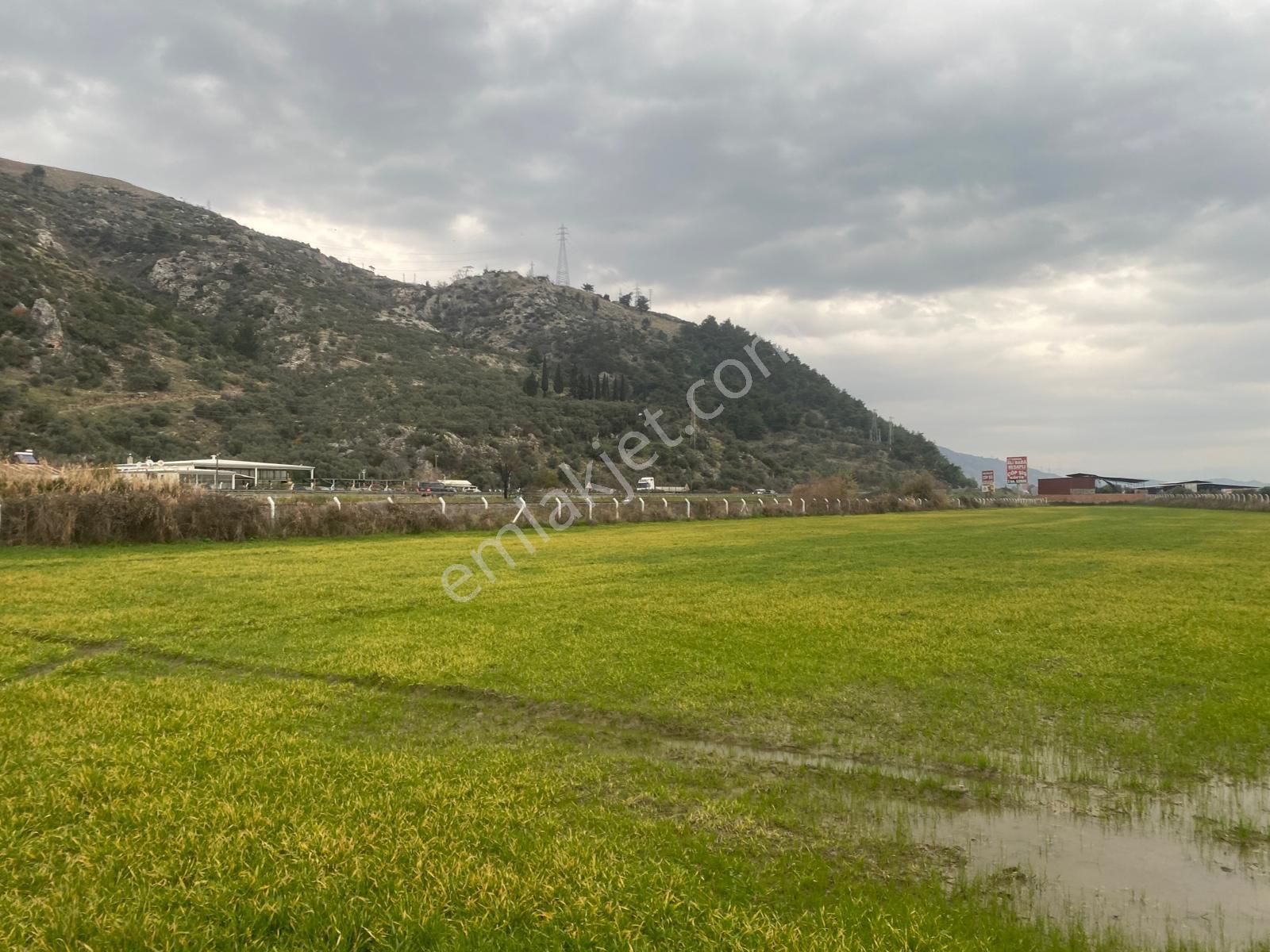 Yatırımlık Fırsat Satılık Sanayi Arsası (kısa Süreliğine!!)
