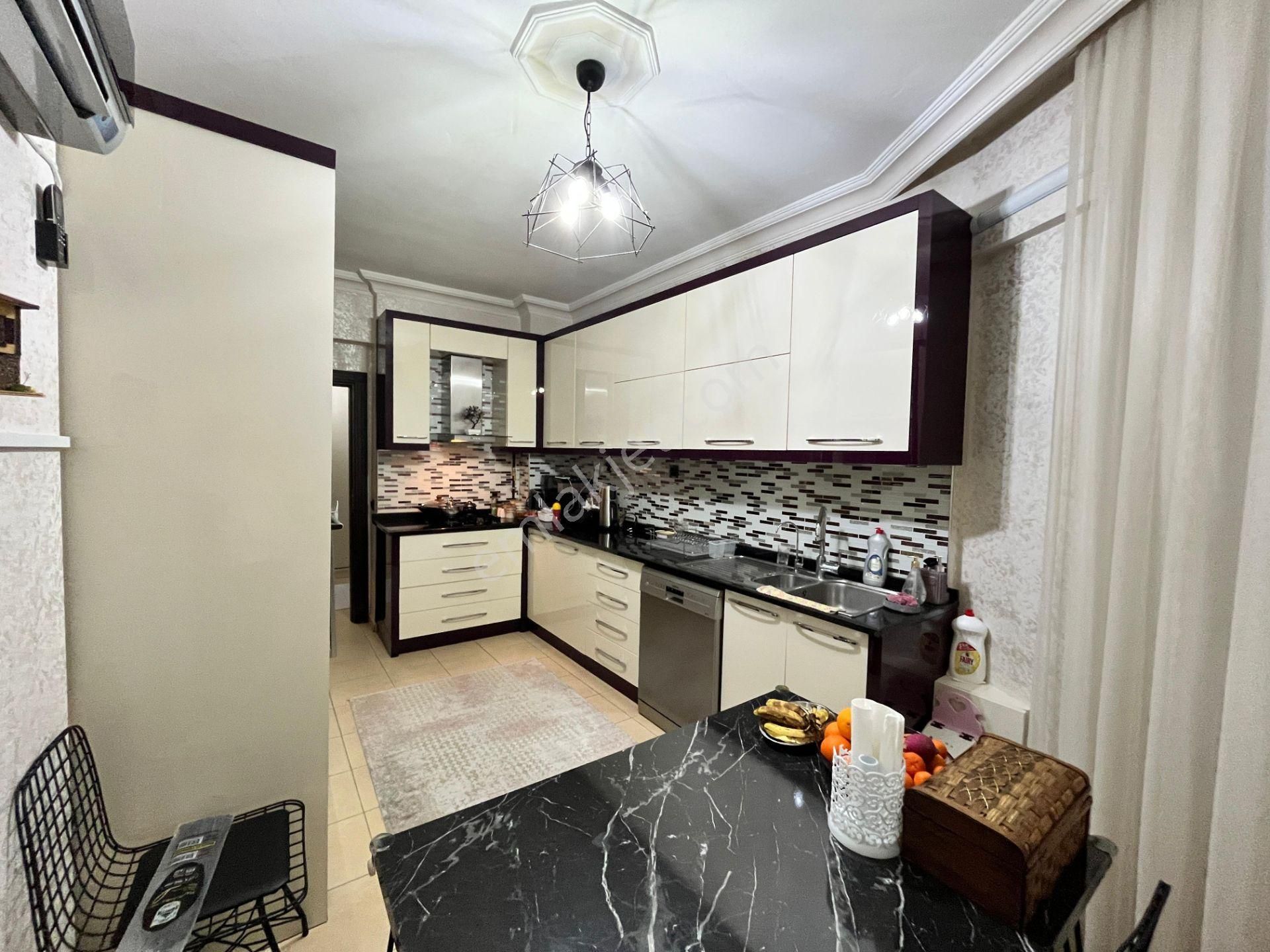 Onur Sitesinde , Arakat D.gazlı Ebv. Banyolu 170 M² 3+1 - Görsel 3