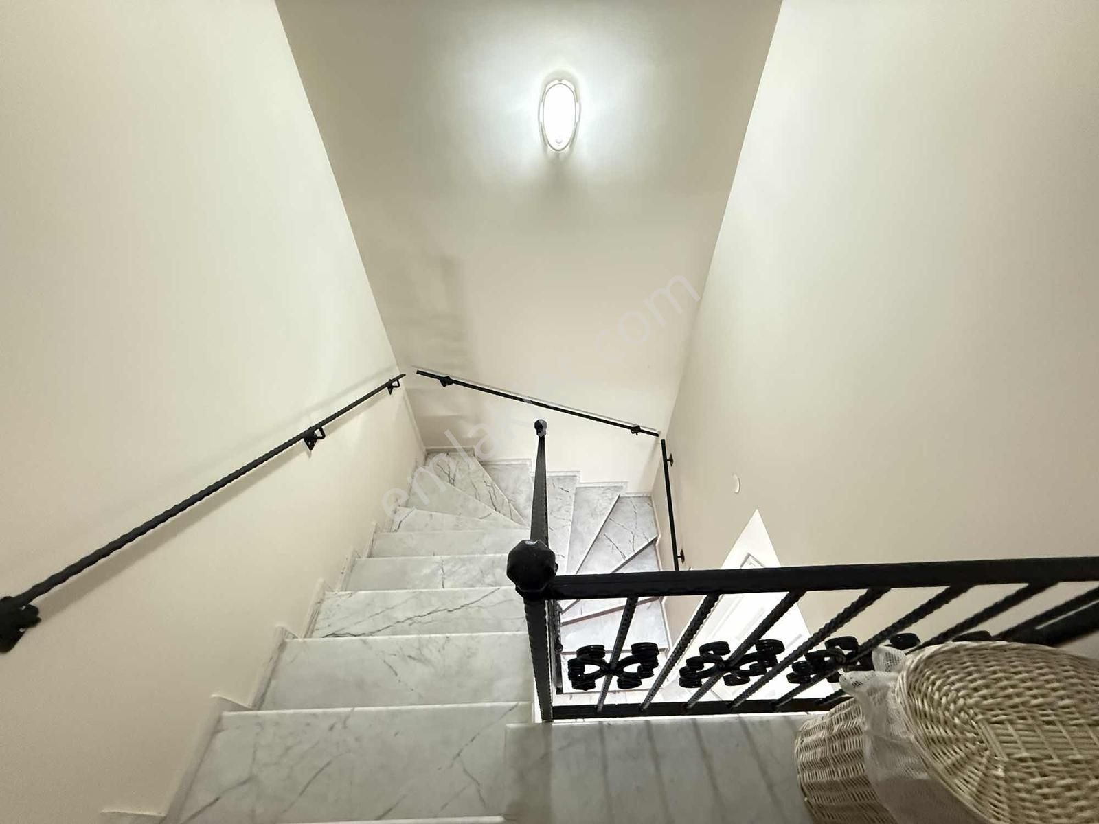 Çeşme Altınyunusta Satılık Havuzlu 3+1 Dubleks Villa - Görsel 12