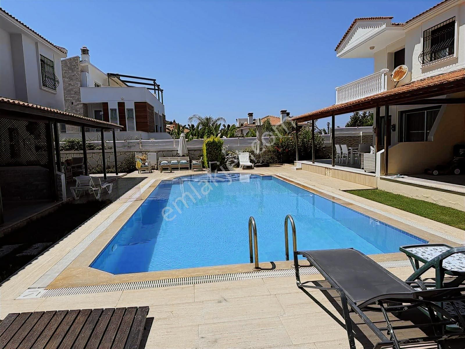 Çeşme Altınyunusta Satılık Havuzlu 3+1 Dubleks Villa - Görsel 14