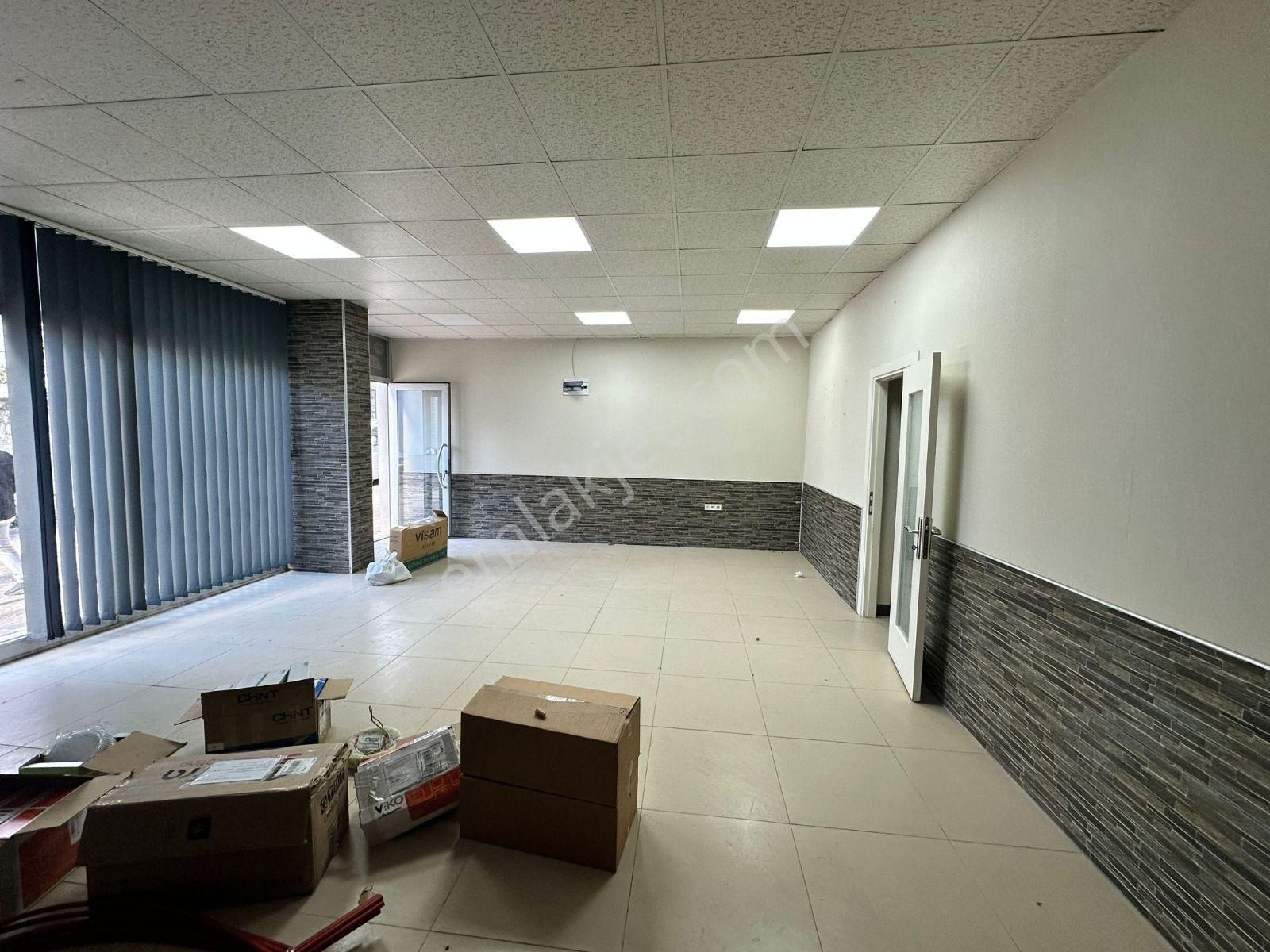 Tepeköy Çarşı İçinde Takasa Açık Dükkan