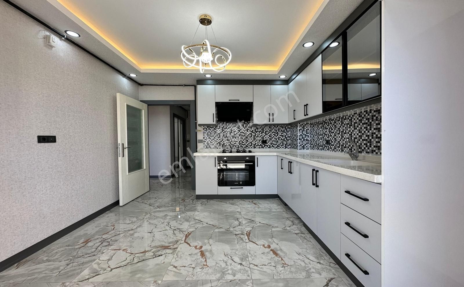 Keçiören Karakaya'da Cadde Yakını Masrafsız Katta 3+1 Daire - Görsel 3