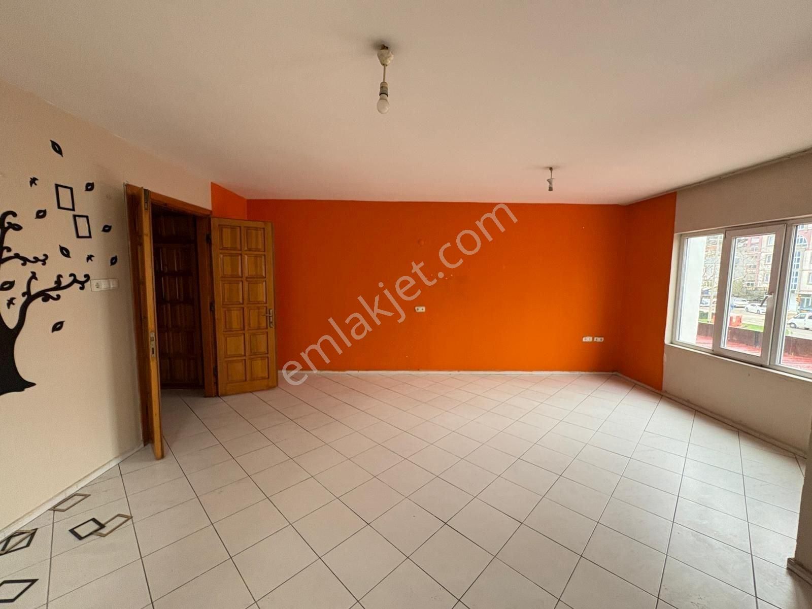 Milas Cumhuriyet Mahallesinde 3+1 Doğalgazlı Kiralık Daire - Görsel 2