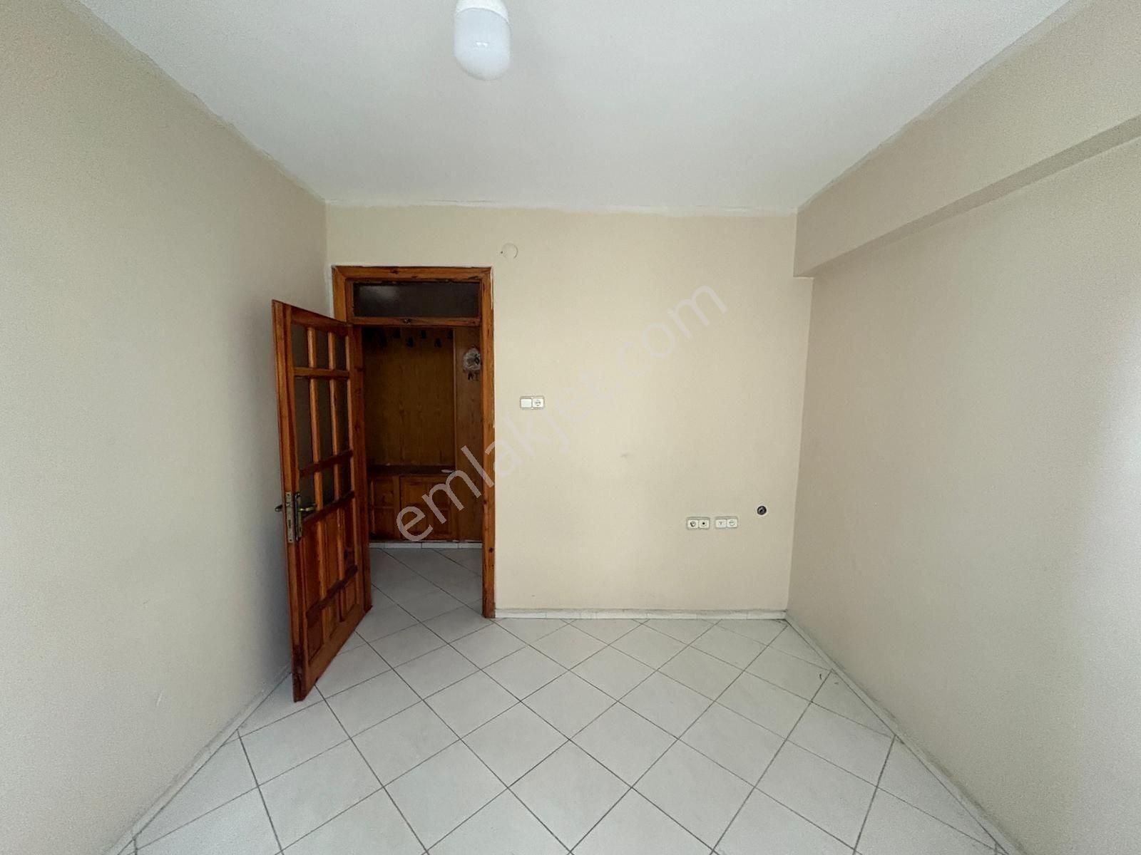 Milas Cumhuriyet Mahallesinde 3+1 Doğalgazlı Kiralık Daire - Görsel 13