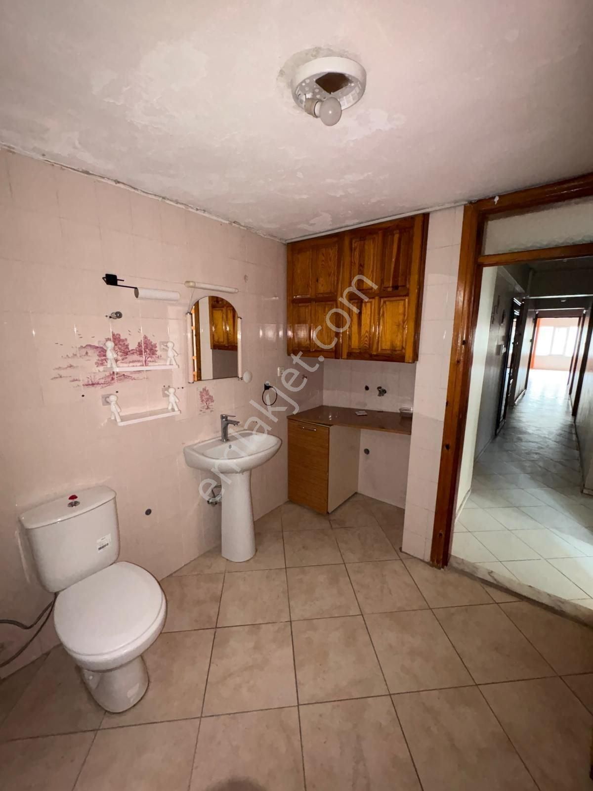 Milas Cumhuriyet Mahallesinde 3+1 Doğalgazlı Kiralık Daire - Görsel 11