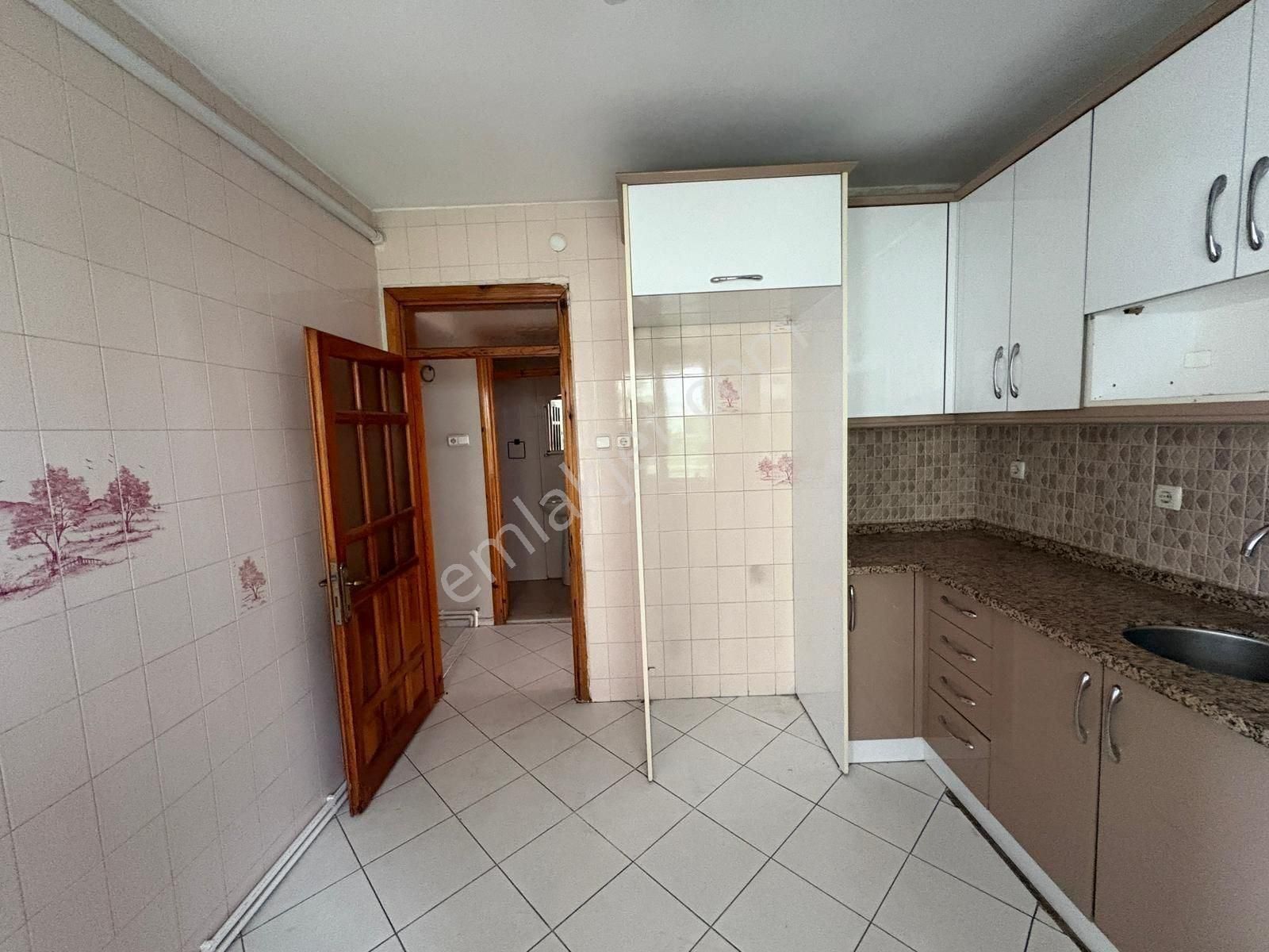 Milas Cumhuriyet Mahallesinde 3+1 Doğalgazlı Kiralık Daire - Görsel 7