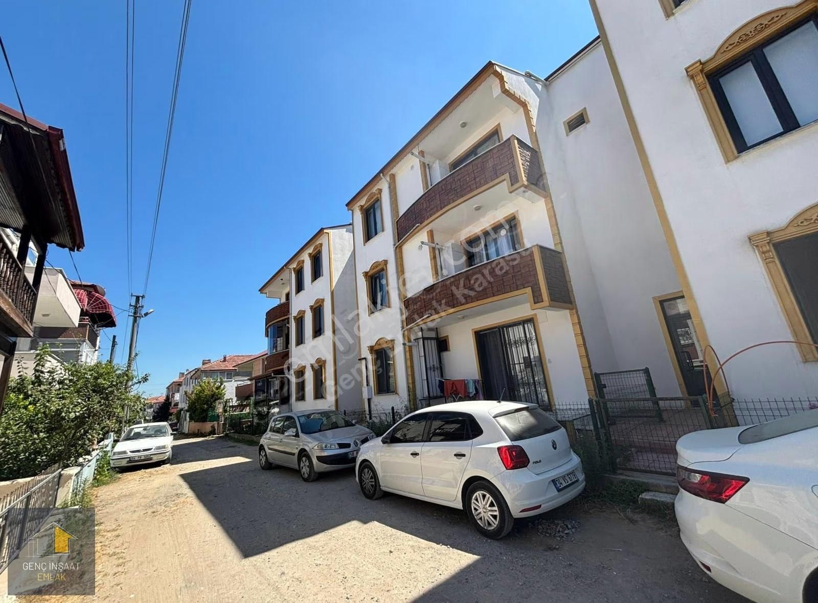 Karasu'da Merkezi Konumda Sıfır Eşyalı 2+1 Kiralık Daire