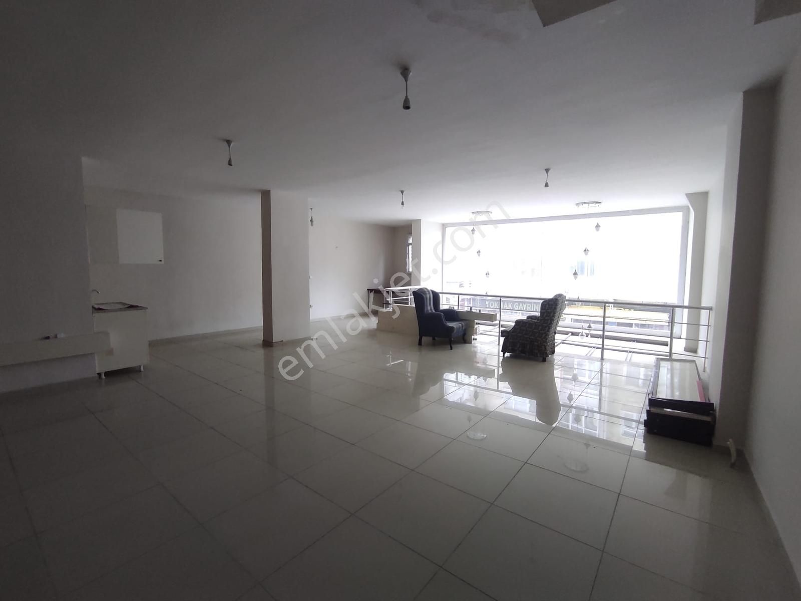 Reşadiye Mahallesin'de Merkezi Konumda!! 2 Katlı Dükkan !!! - Görsel 17