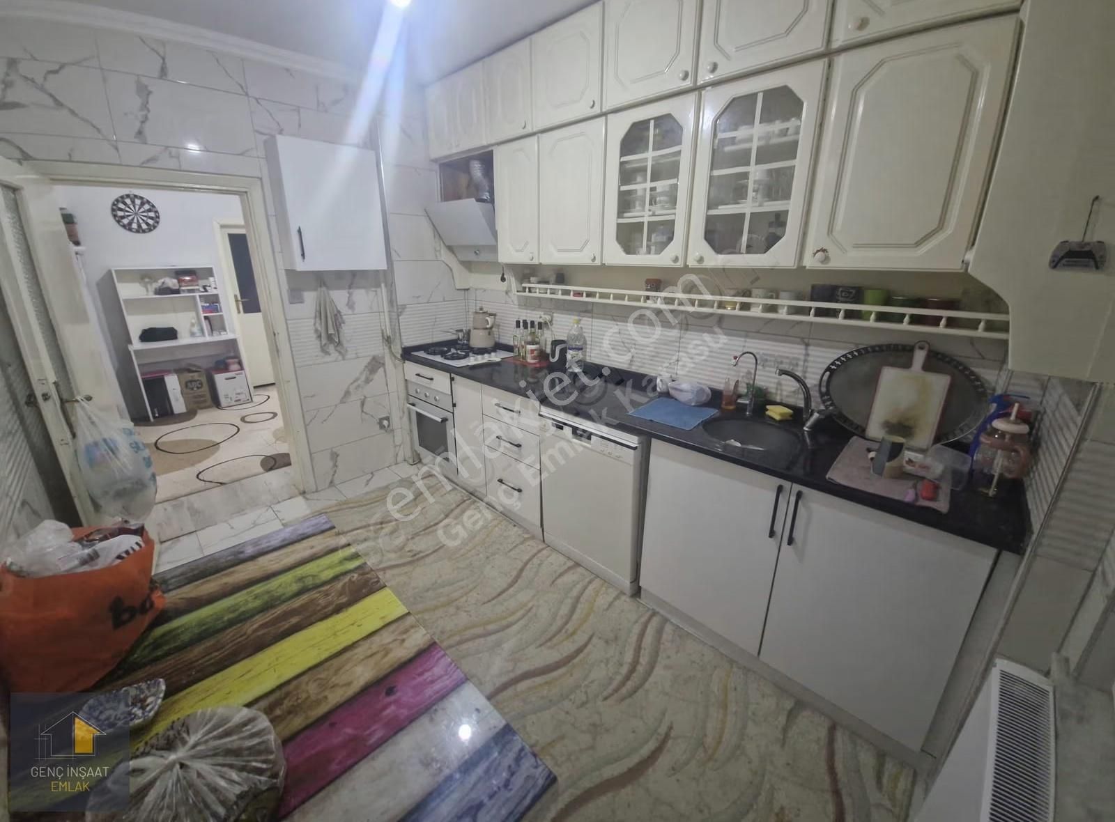 Karasu Belediye Yanında Dükkan Üstünde 3+1 Satılık Daire - Görsel 14