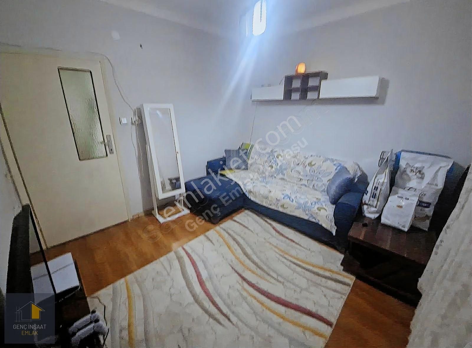 Karasu Belediye Yanında Dükkan Üstünde 3+1 Satılık Daire - Görsel 2