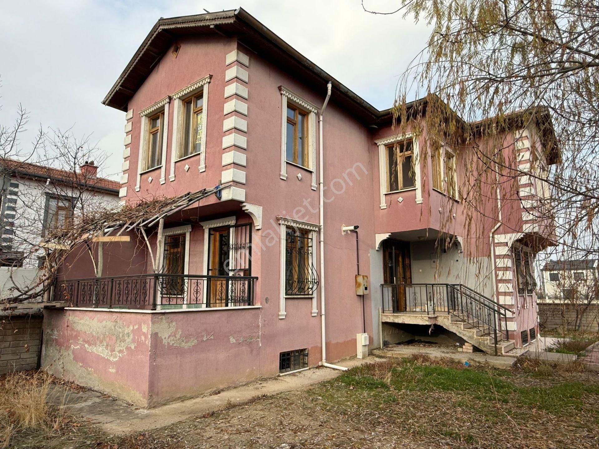 Buhara Mahallesinde Müstakil Dubleks 3+1 Bahçeli Daire Villa Tarzında - Görsel 3