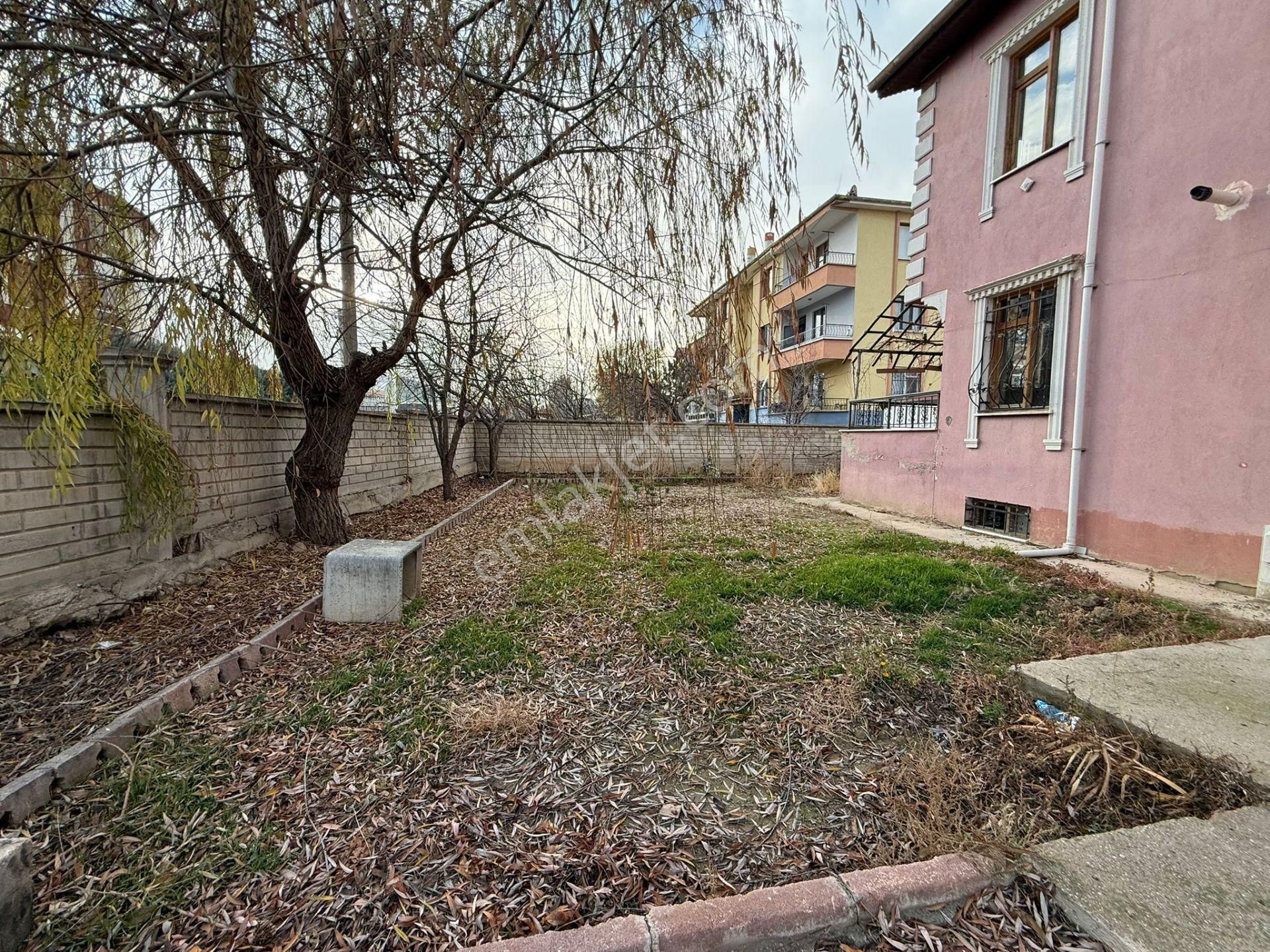 Buhara Mahallesinde Müstakil Dubleks 3+1 Bahçeli Daire Villa Tarzında - Görsel 33