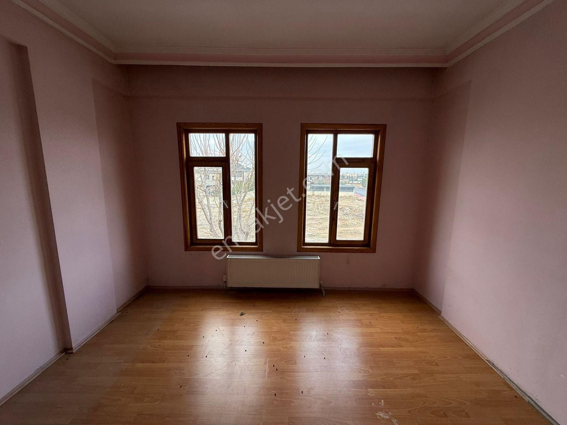 Buhara Mahallesinde Müstakil Dubleks 3+1 Bahçeli Daire Villa Tarzında - Görsel 27