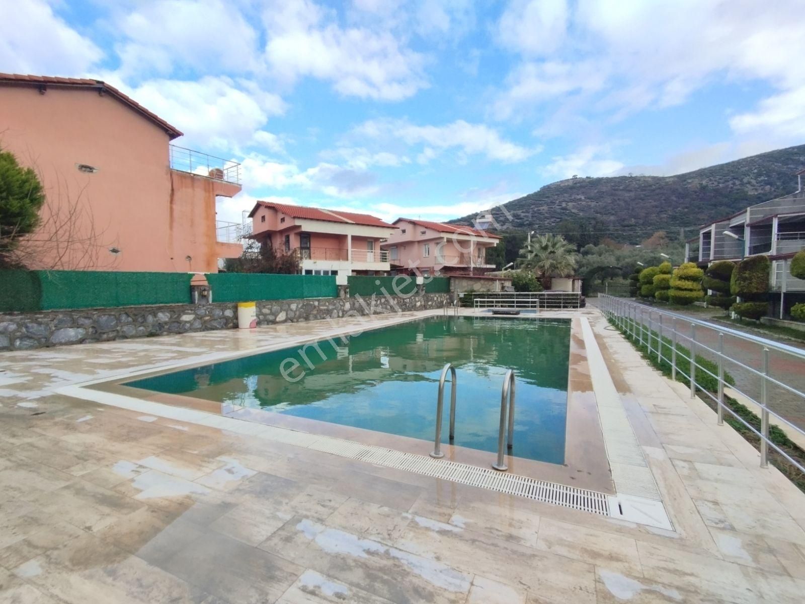 Havuzlu Site Denize Yakın Villa - Görsel 21