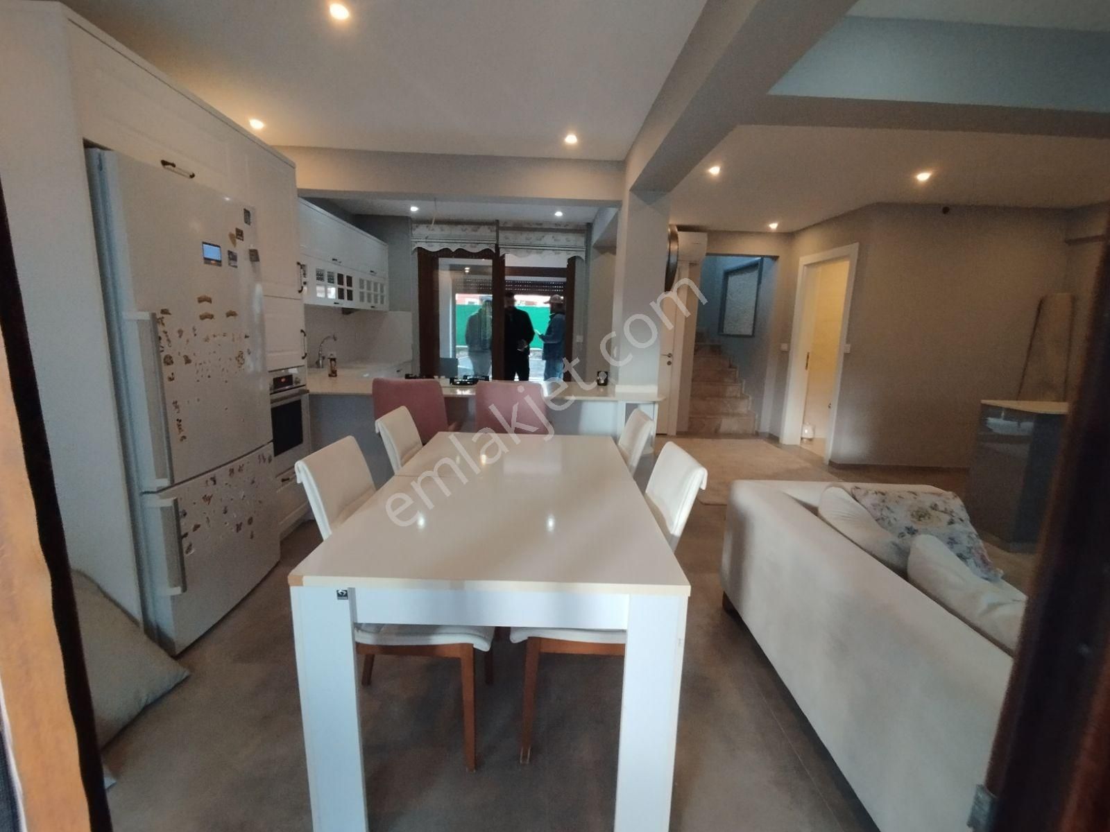 Havuzlu Site Denize Yakın Villa - Görsel 32