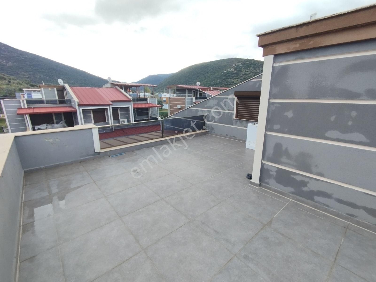 Havuzlu Site Denize Yakın Villa - Görsel 35