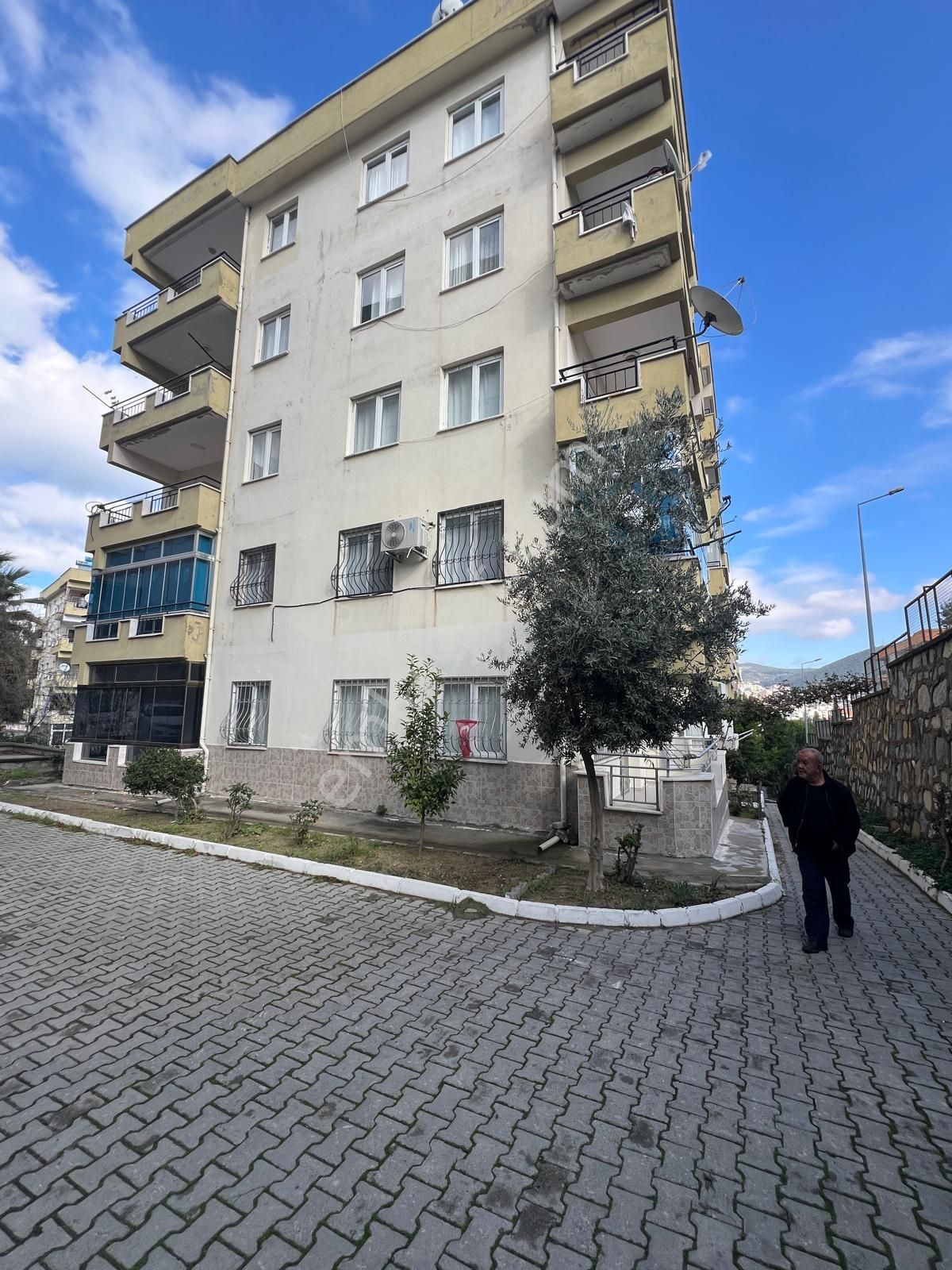 Kuşadası Merkezde Asnsörlü Masrafsız 3+1 - Görsel 18