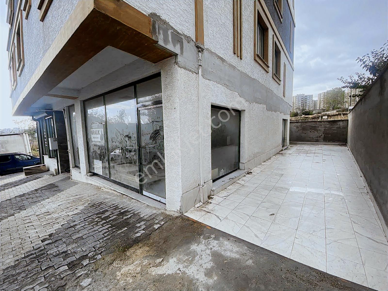 Hadımköy Ömerlide Satılık 75 M2 Dükkan - Görsel 3