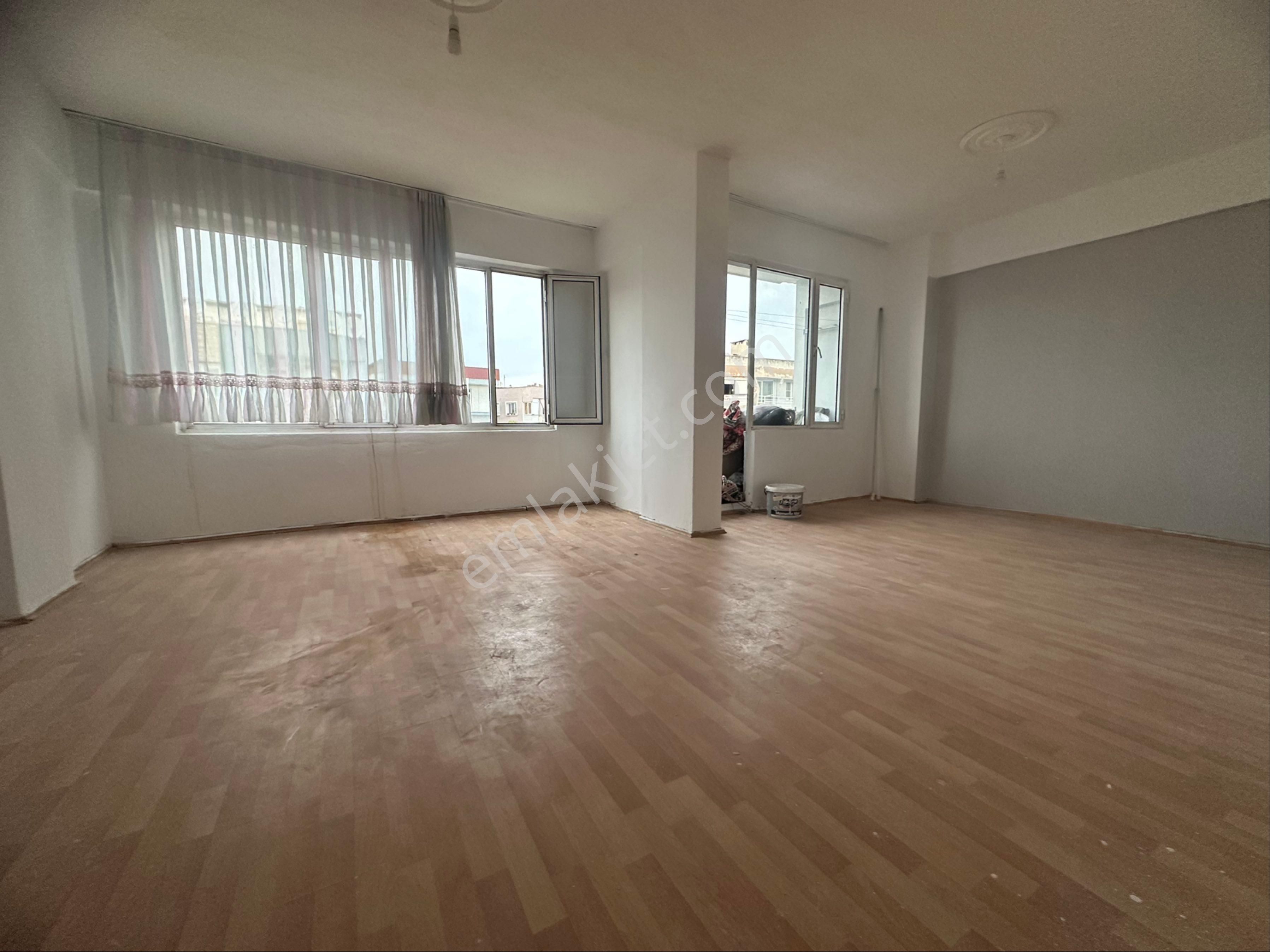 Hilaliye Caddesinde Satılık Hesaplı Daire