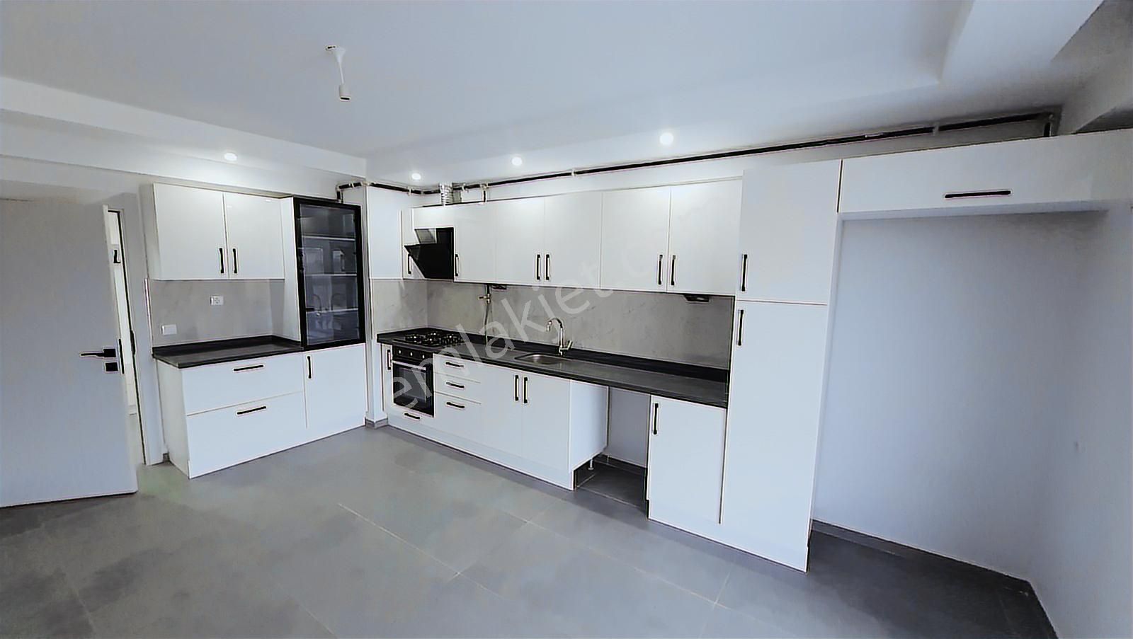 Onbaşıoğullarından Lüx 4+1 Daire Site İçinde