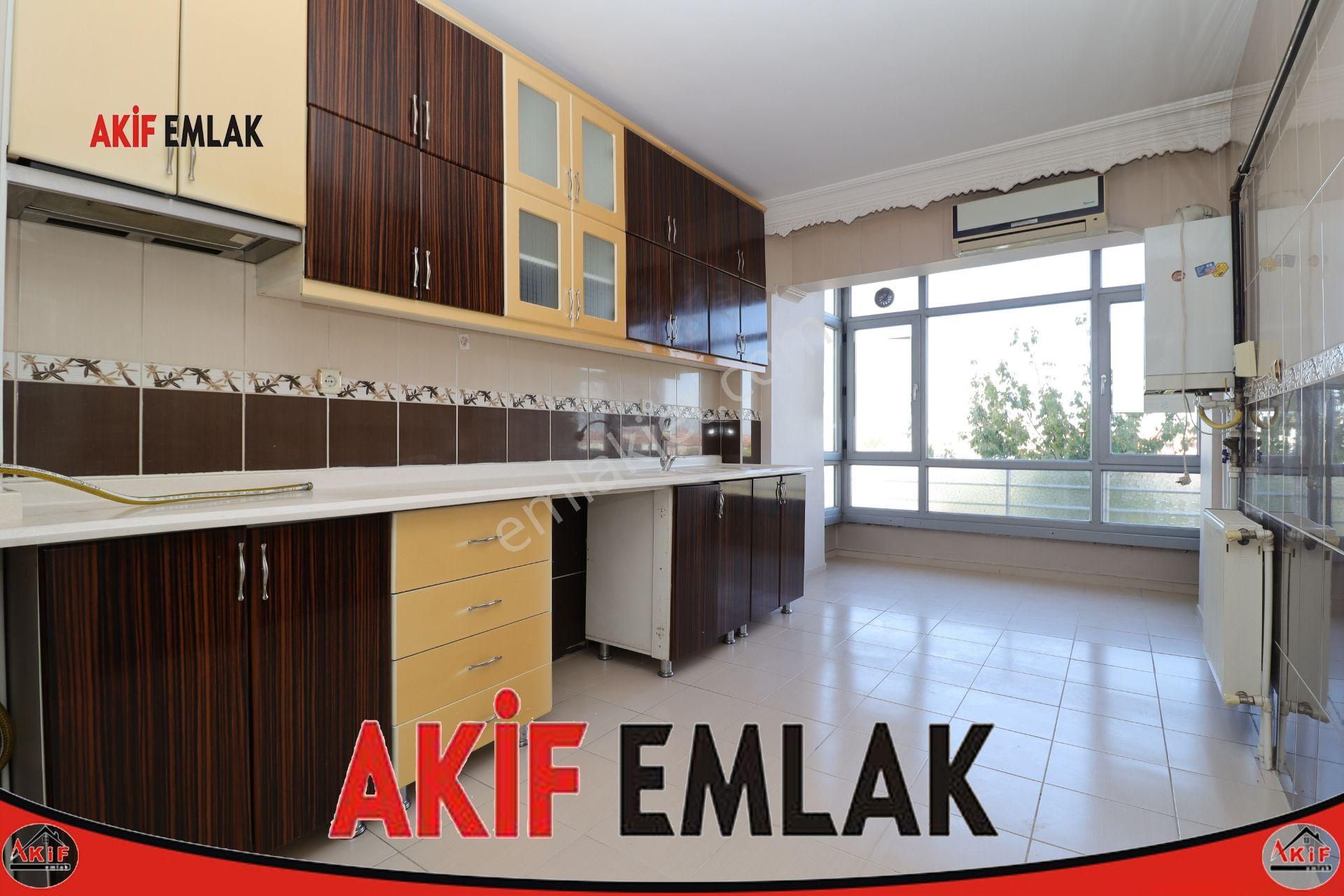 Akif'ten Pınarbaşın'da Site İçi Ön Cephe Cadde Üzeri Asansörlü 4+1 Daire