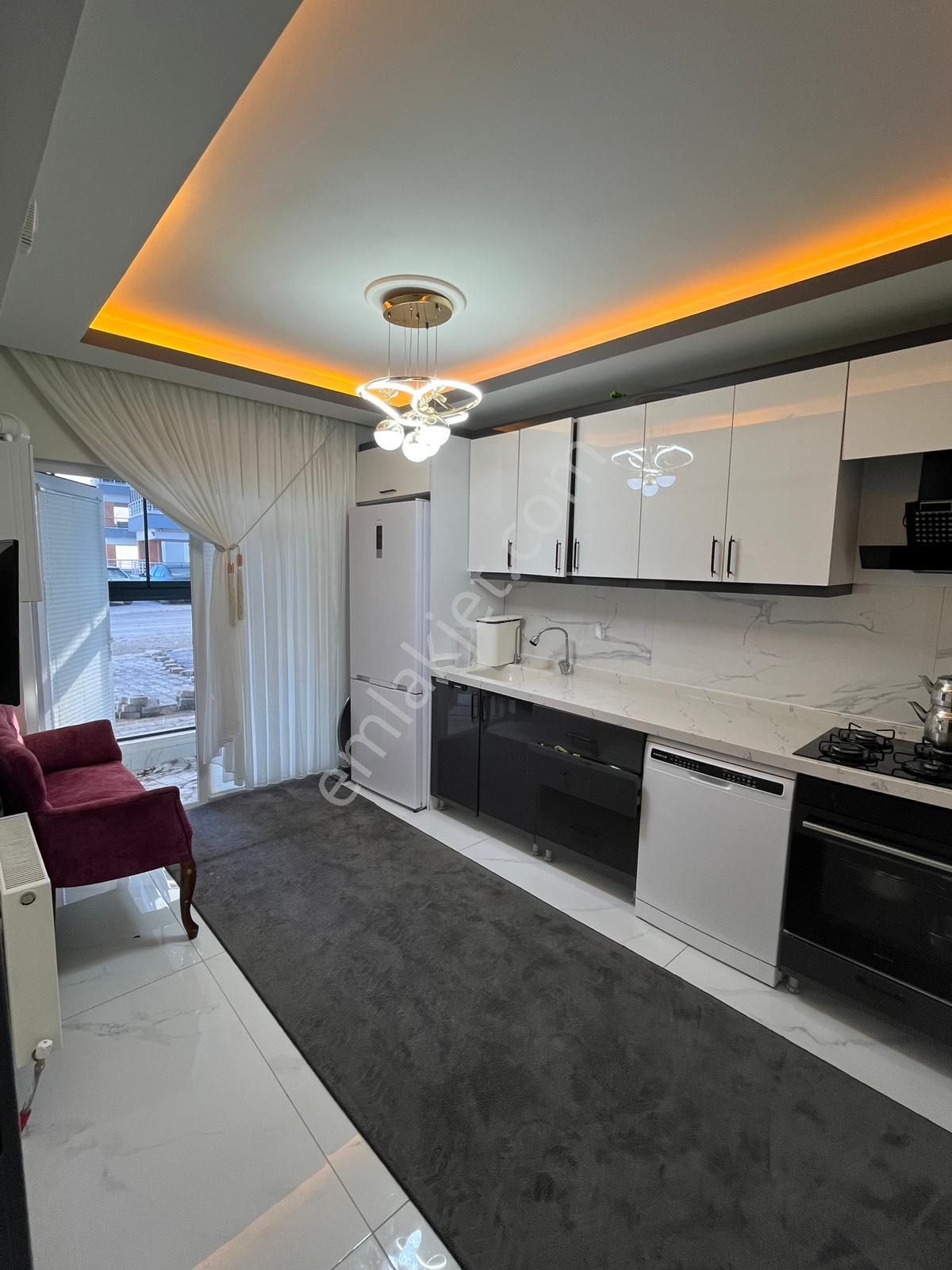 Akşemsettin'de Doğukent Cad. Yakını Giriş Katta Sıfır Binada 2+1 Satılık Daire !!!